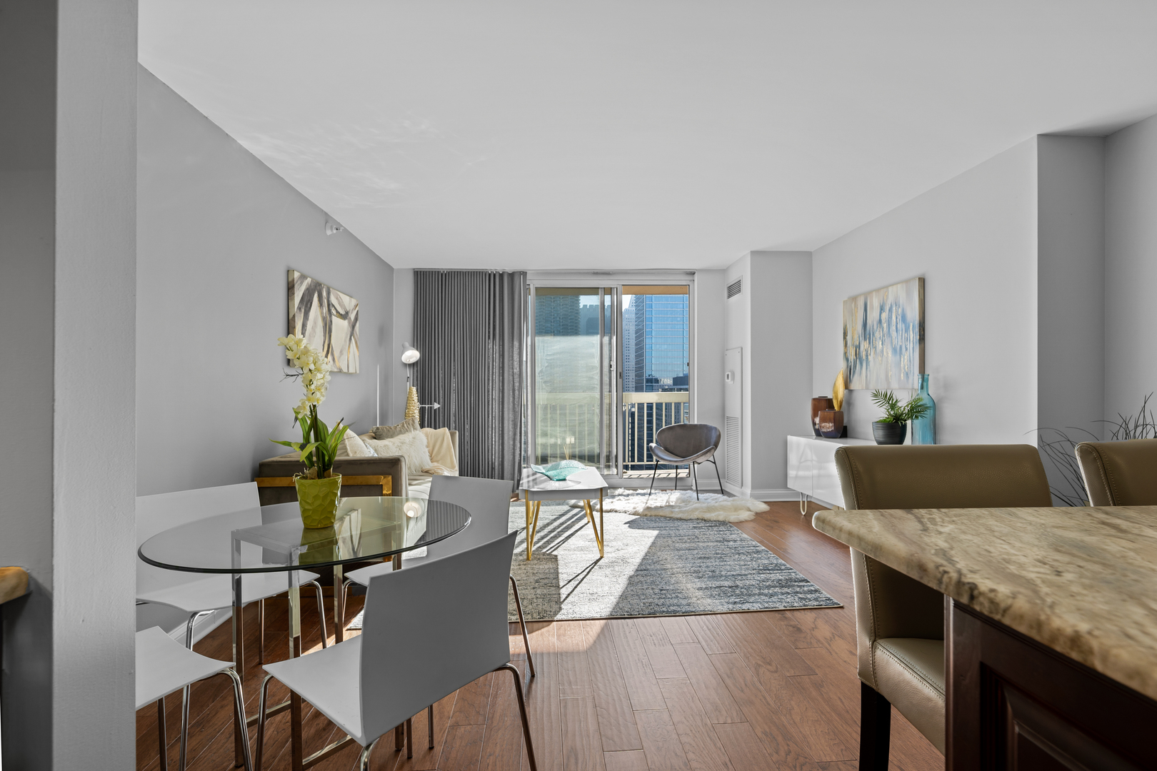545 N Dearborn Street Unit: 2808