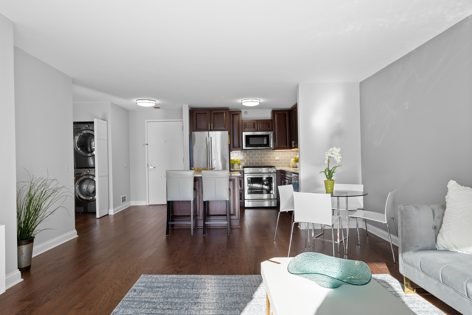 545 N Dearborn Street Unit: 2808