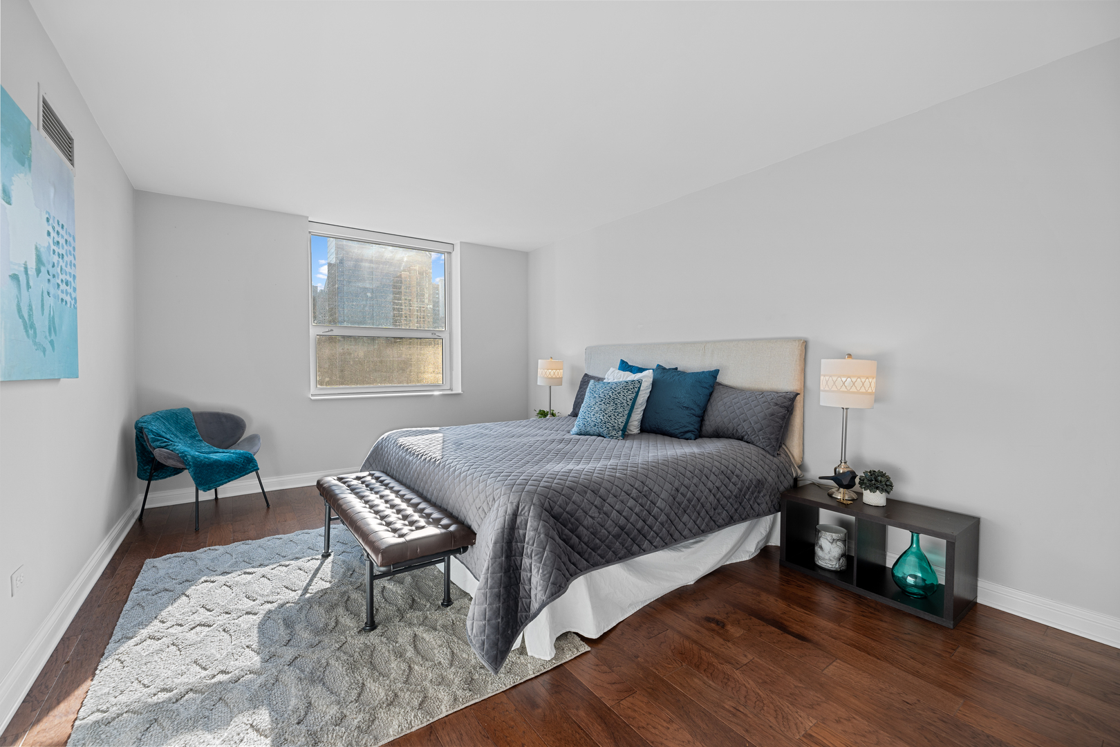 545 N Dearborn Street Unit: 2808