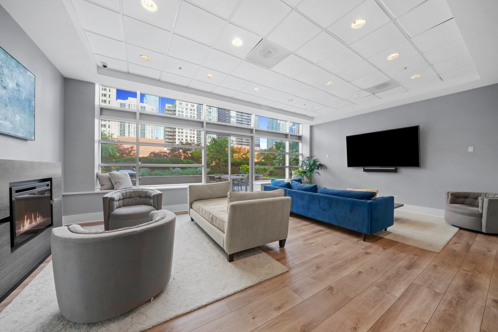 545 N Dearborn Street Unit: 2808