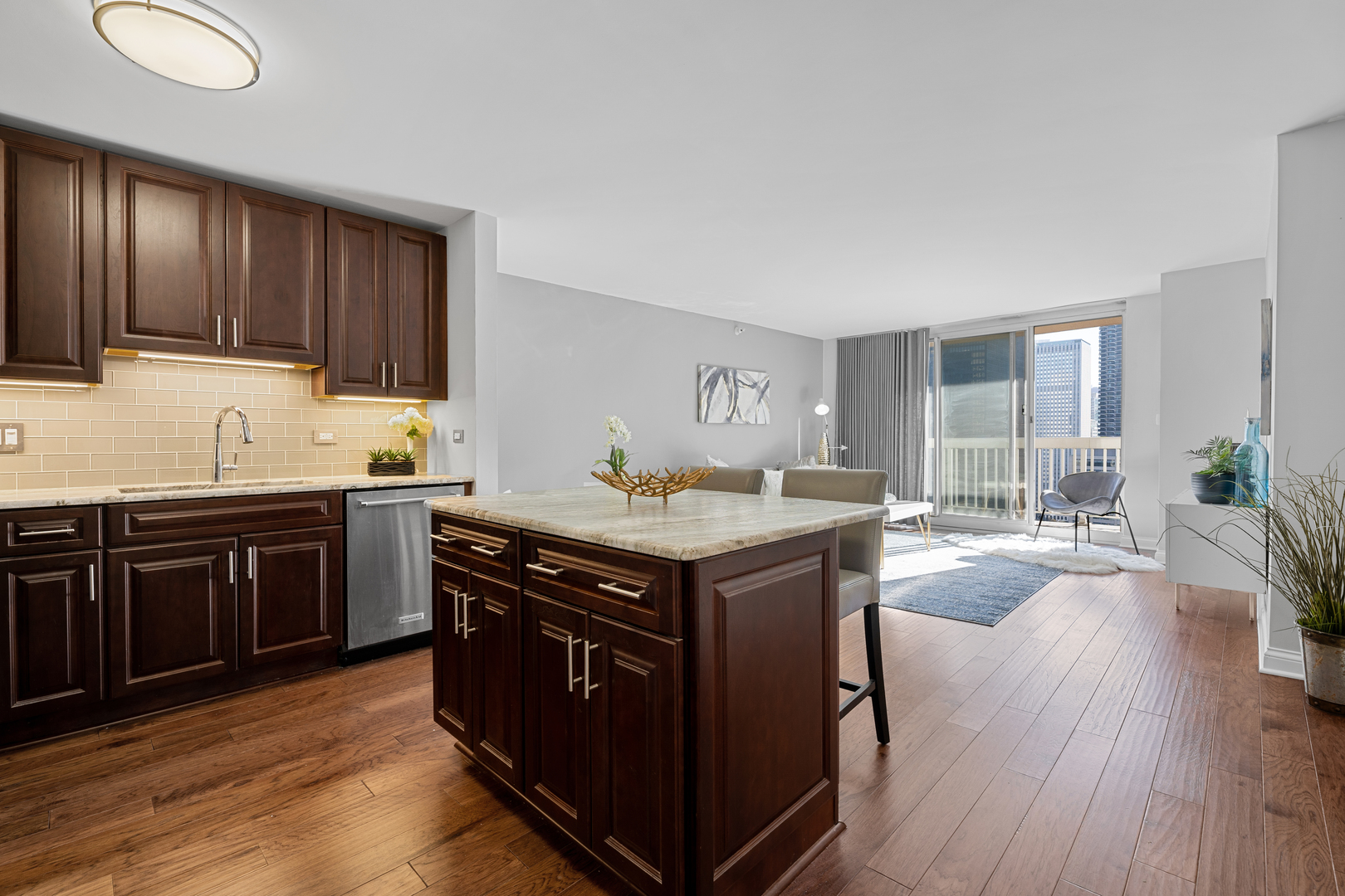 545 N Dearborn Street Unit: 2808