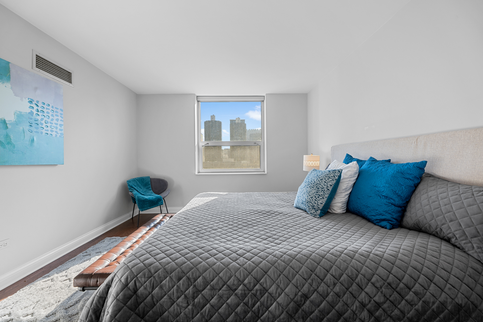 545 N Dearborn Street Unit: 2808