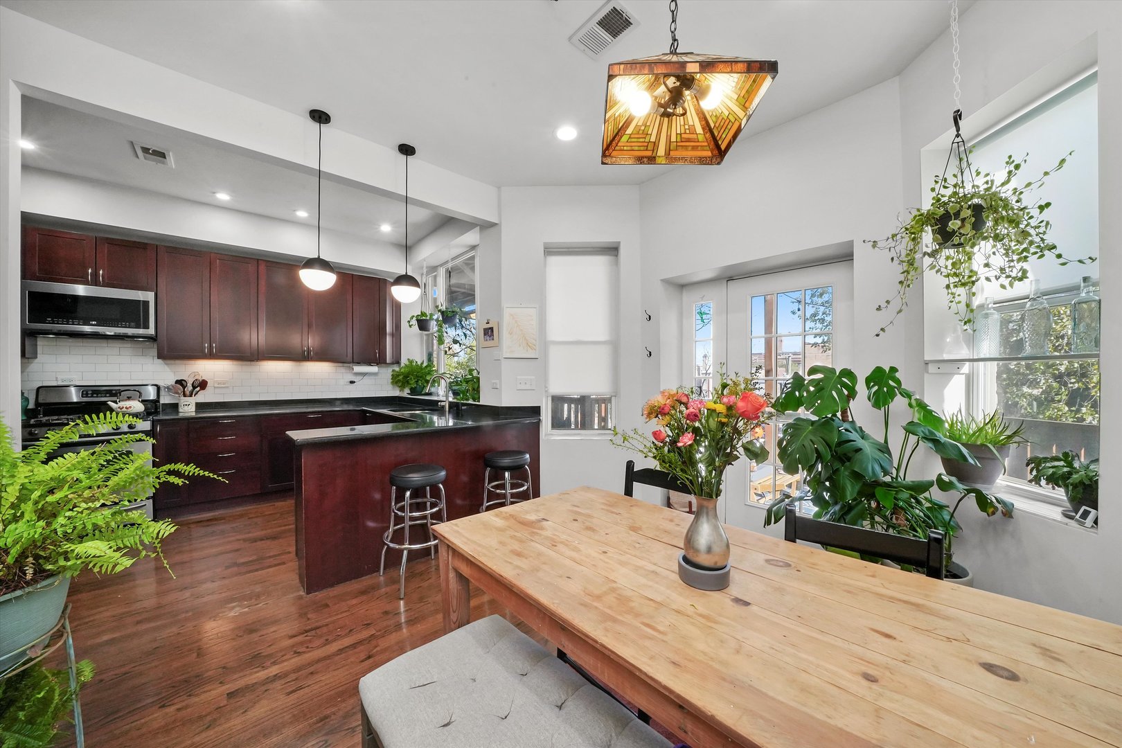 2439 N Sawyer Avenue Unit: 3S