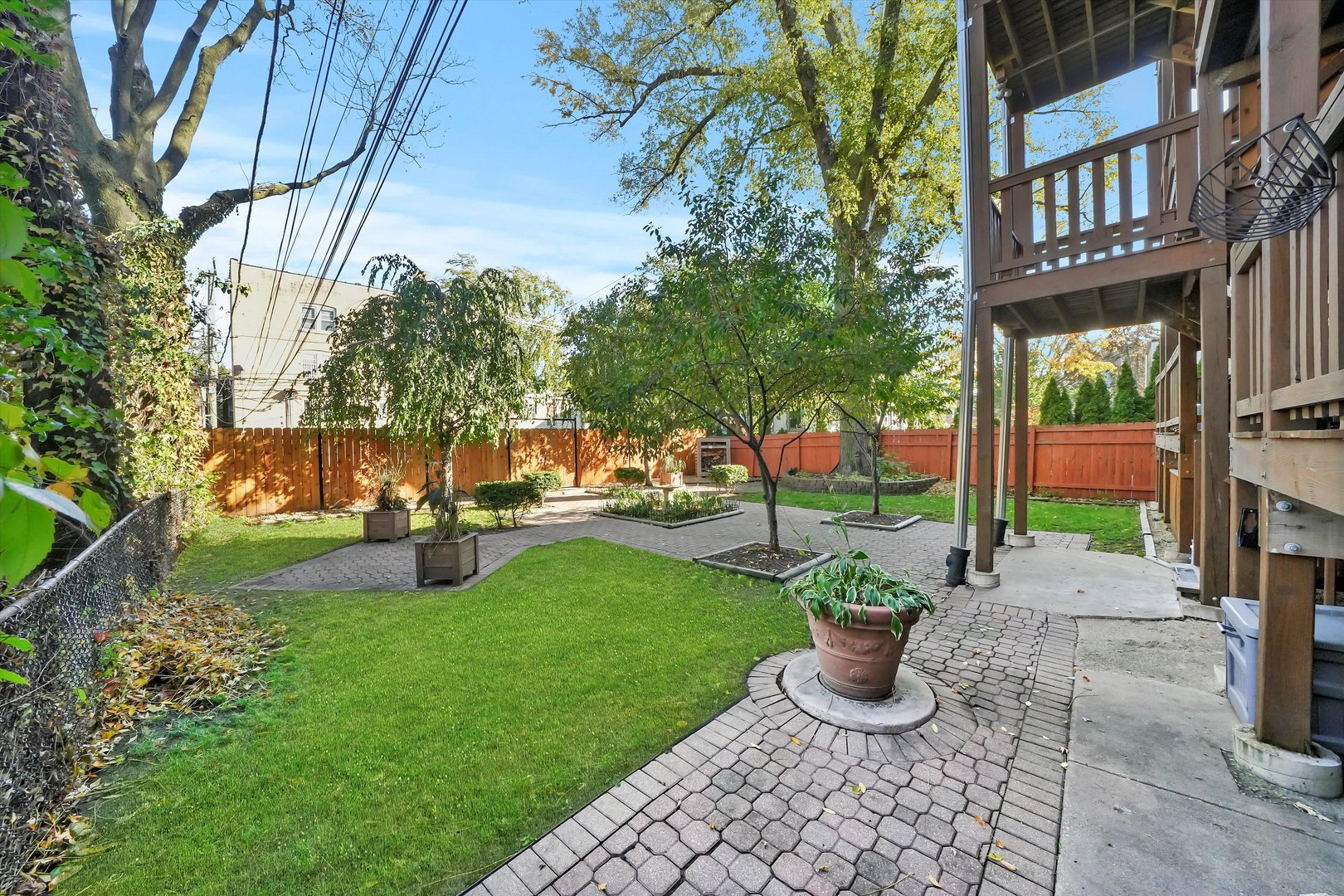 2439 N Sawyer Avenue Unit: 3S