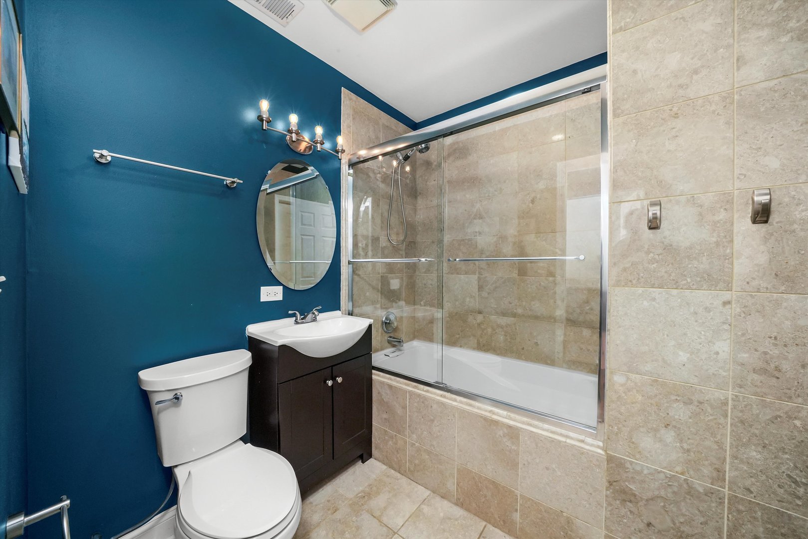 2439 N Sawyer Avenue Unit: 3S