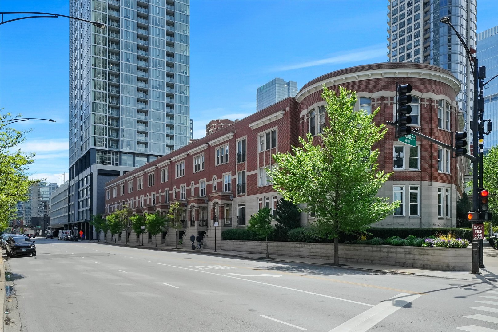 419 W Grand Avenue Unit: I