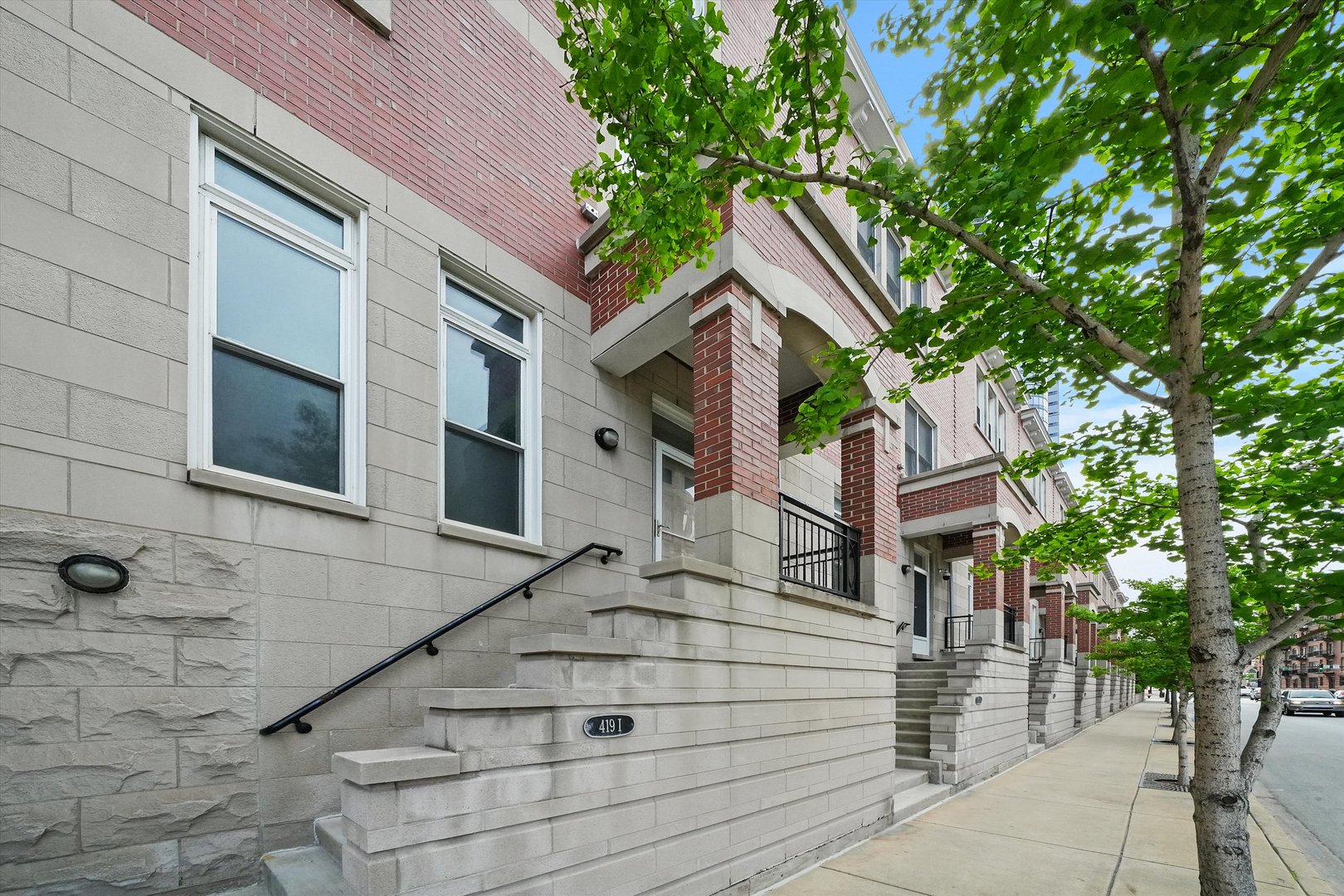 419 W Grand Avenue Unit: I