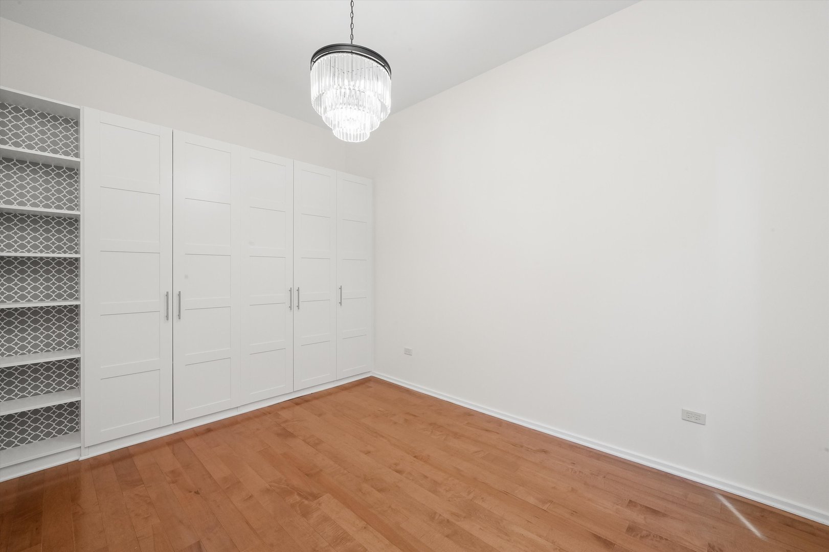 419 W Grand Avenue Unit: I