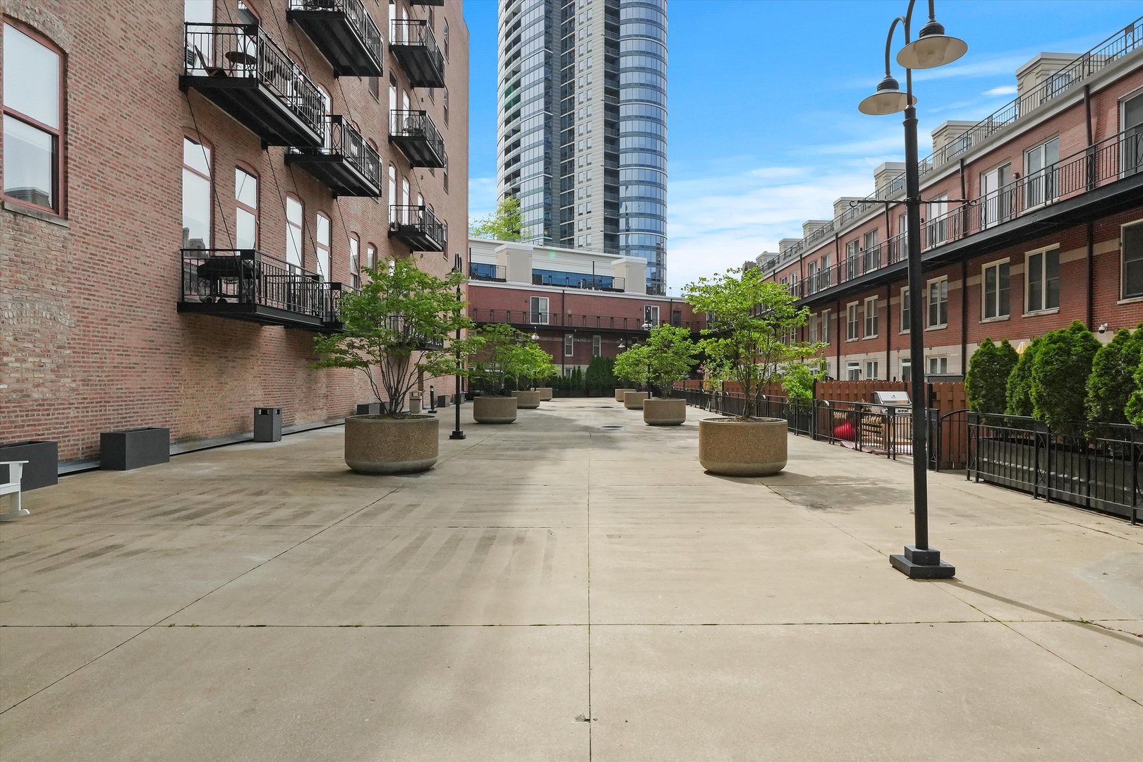 419 W Grand Avenue Unit: I