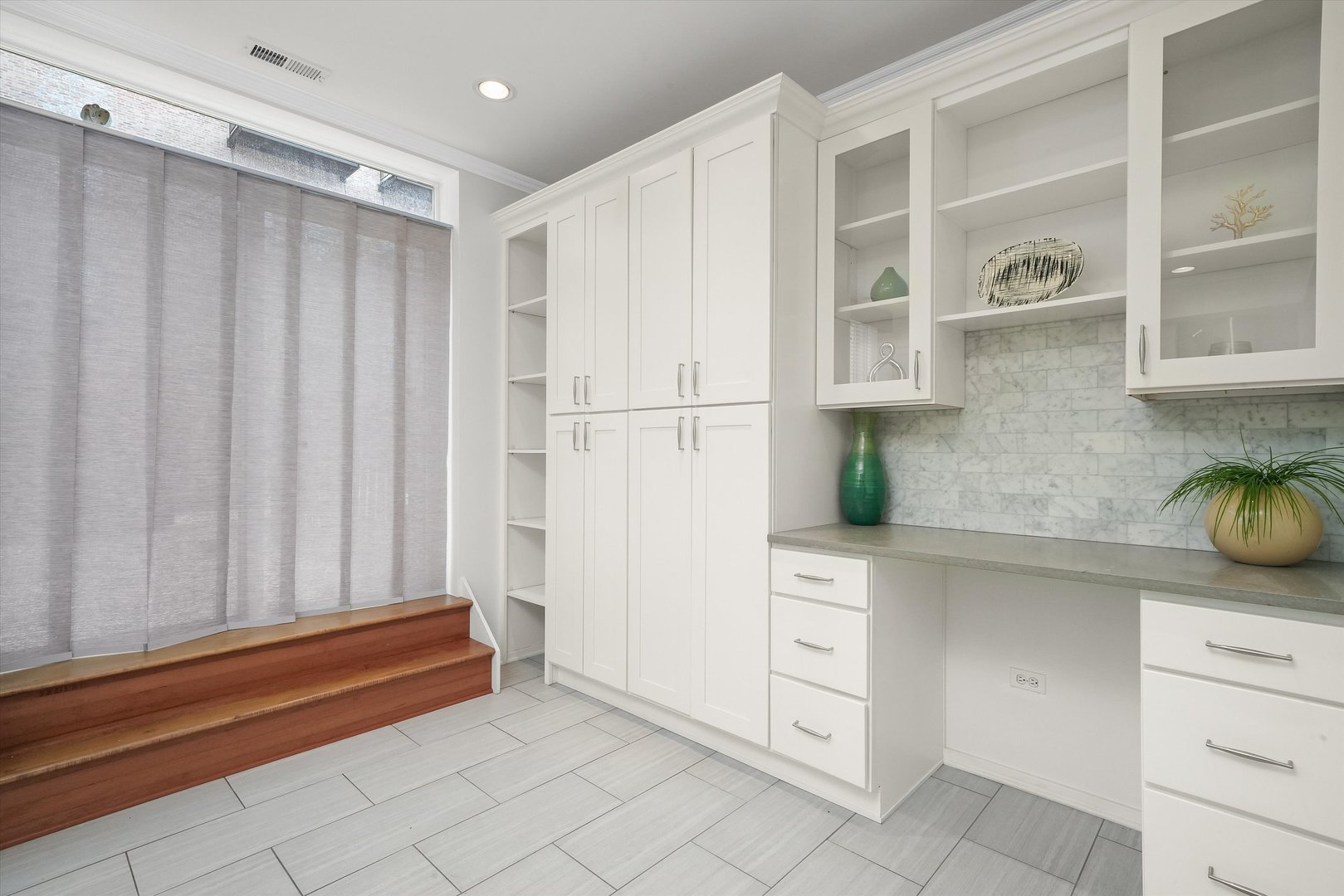 419 W Grand Avenue Unit: I