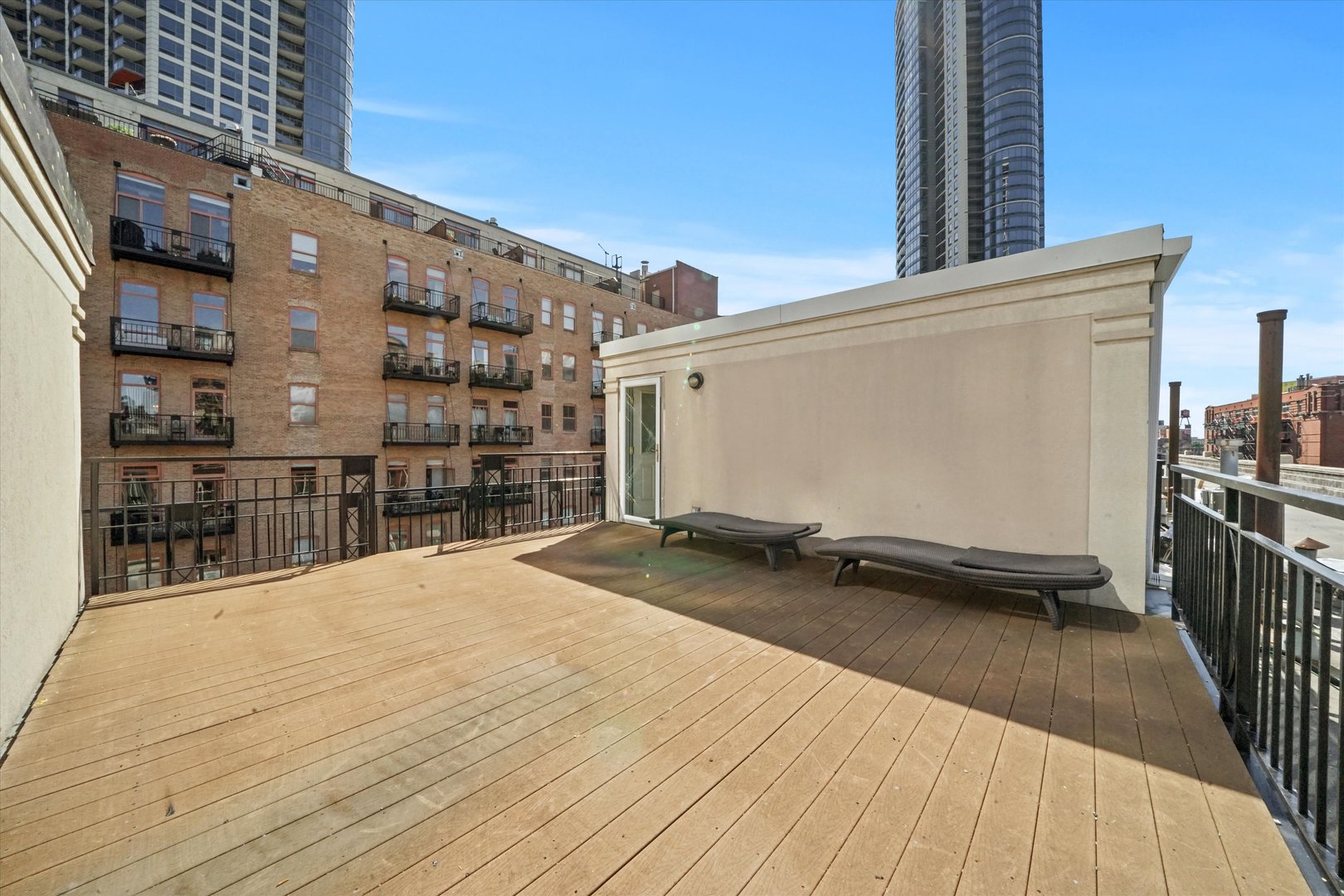 419 W Grand Avenue Unit: I