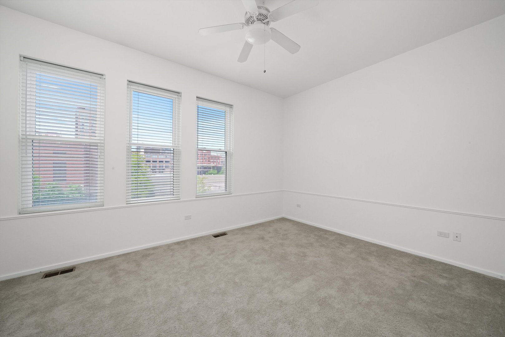 419 W Grand Avenue Unit: I