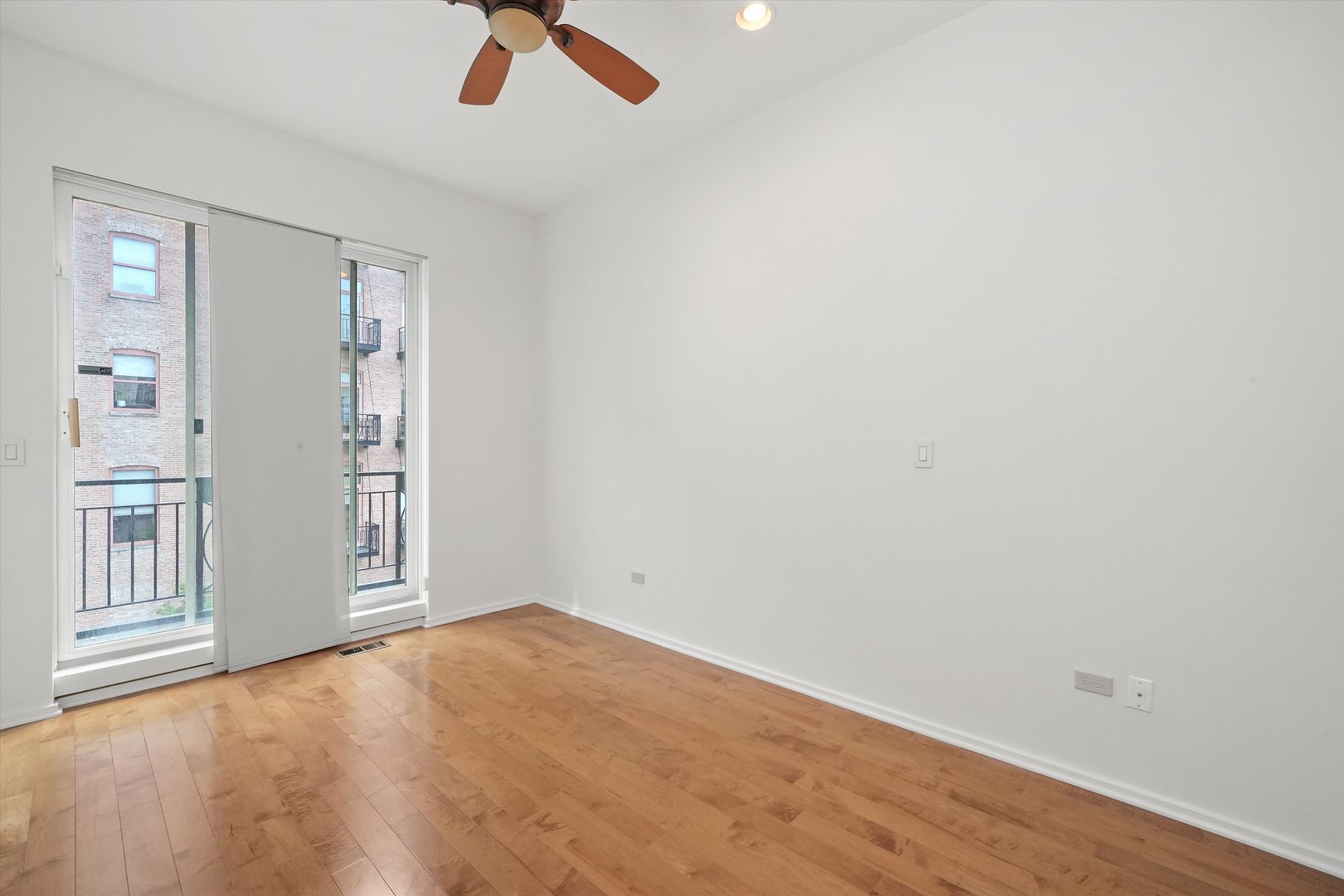 419 W Grand Avenue Unit: I