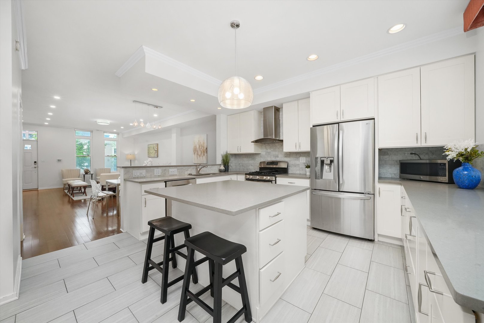 419 W Grand Avenue Unit: I