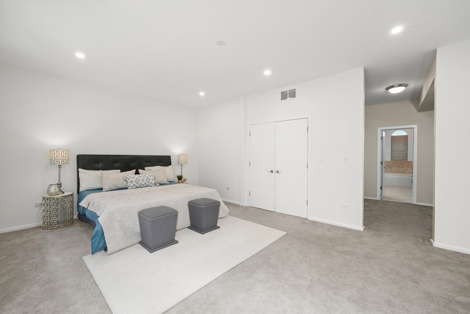 419 W Grand Avenue Unit: I