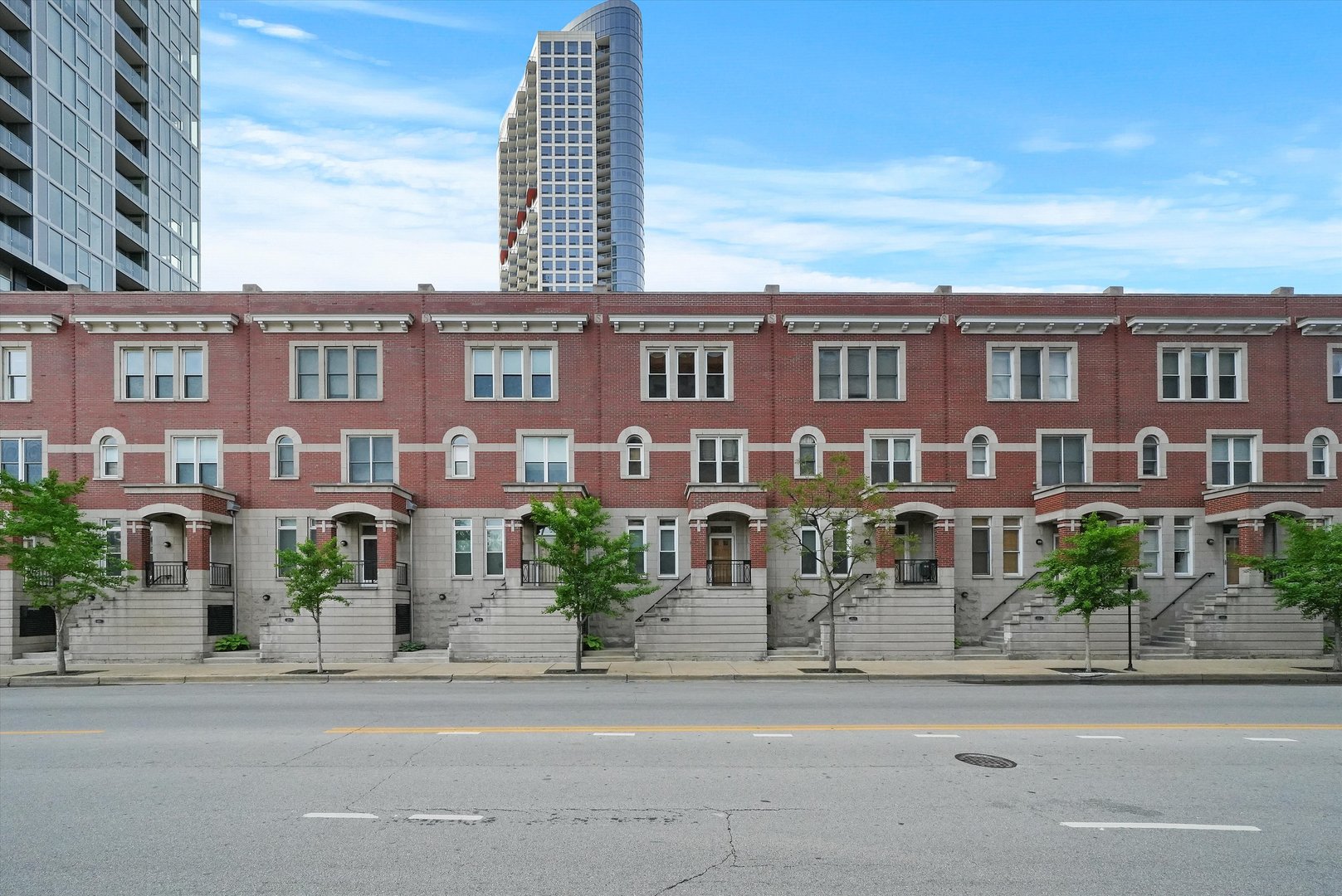 419 W Grand Avenue Unit: I