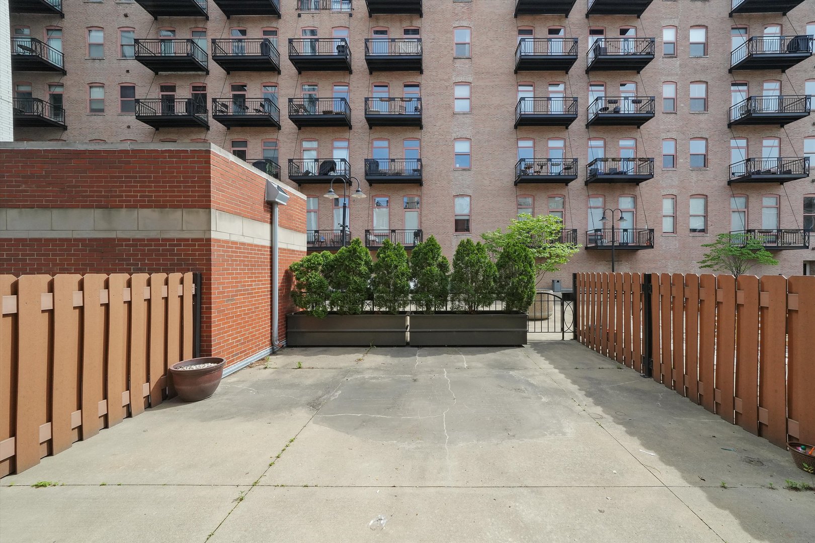 419 W Grand Avenue Unit: I