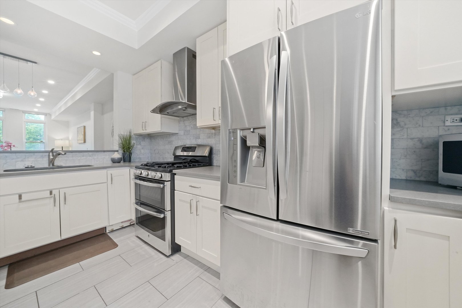 419 W Grand Avenue Unit: I
