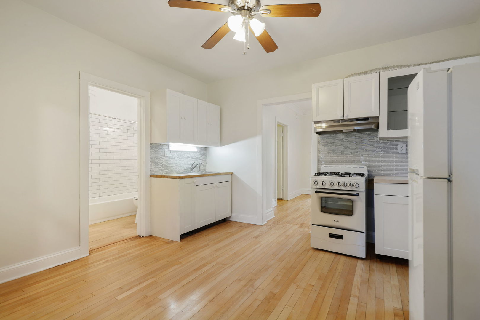 2832 N Harding Avenue Unit: 1