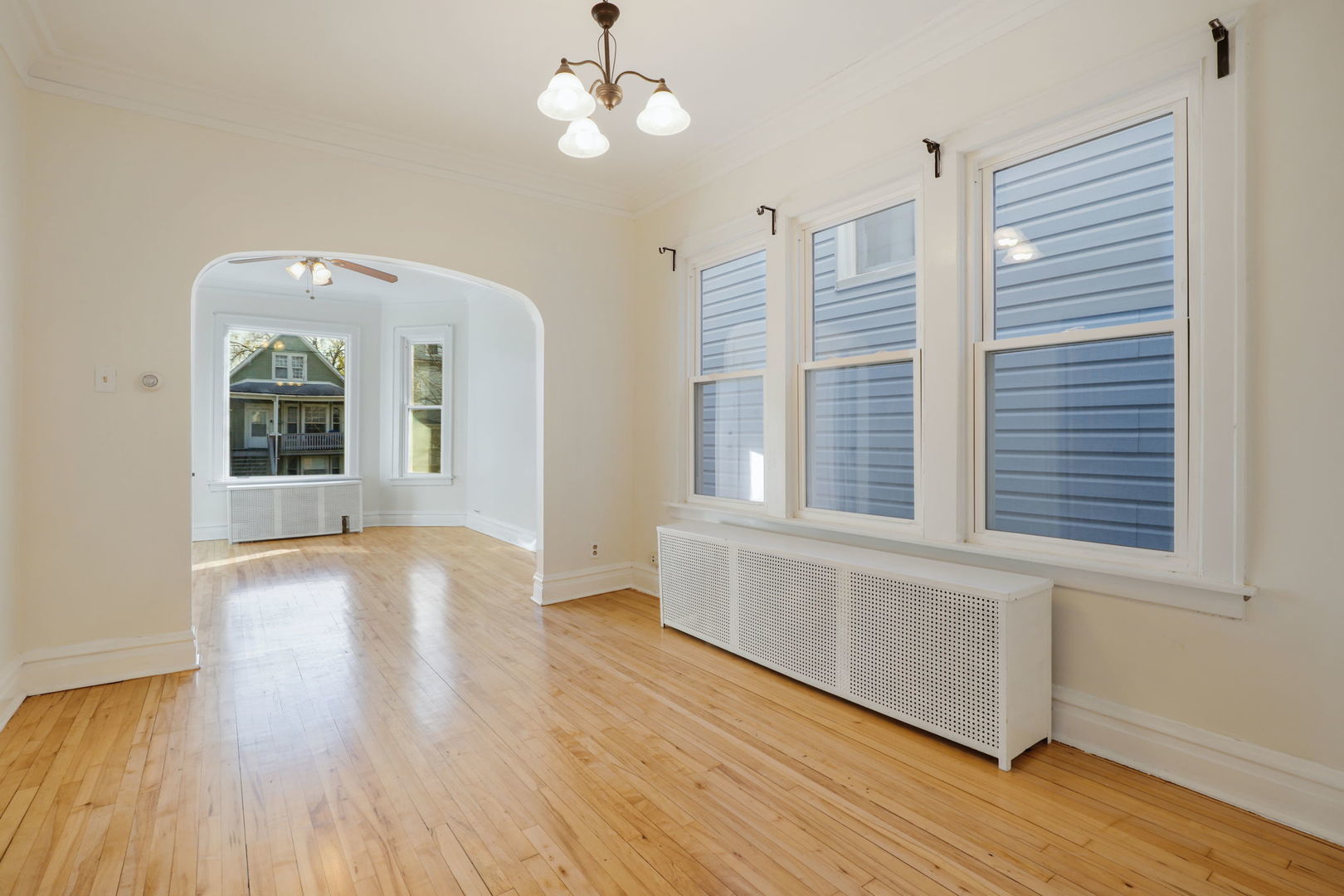 2832 N Harding Avenue Unit: 1
