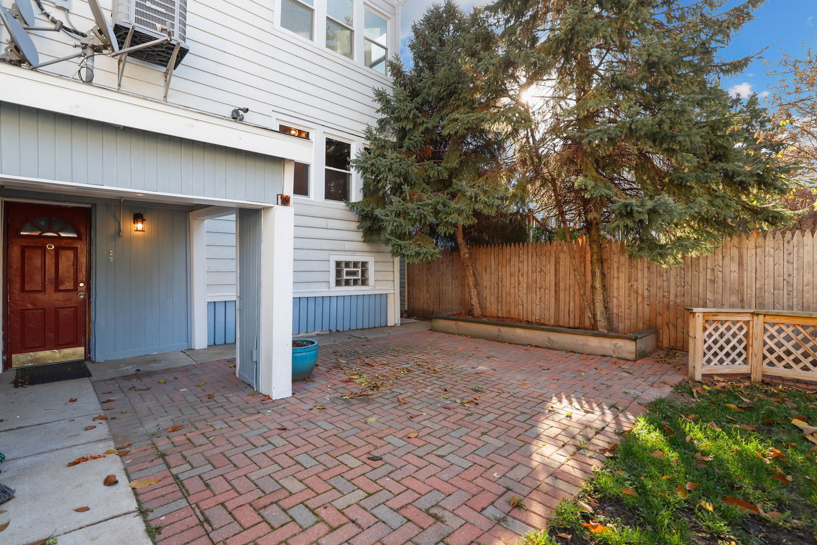 2832 N Harding Avenue Unit: 1