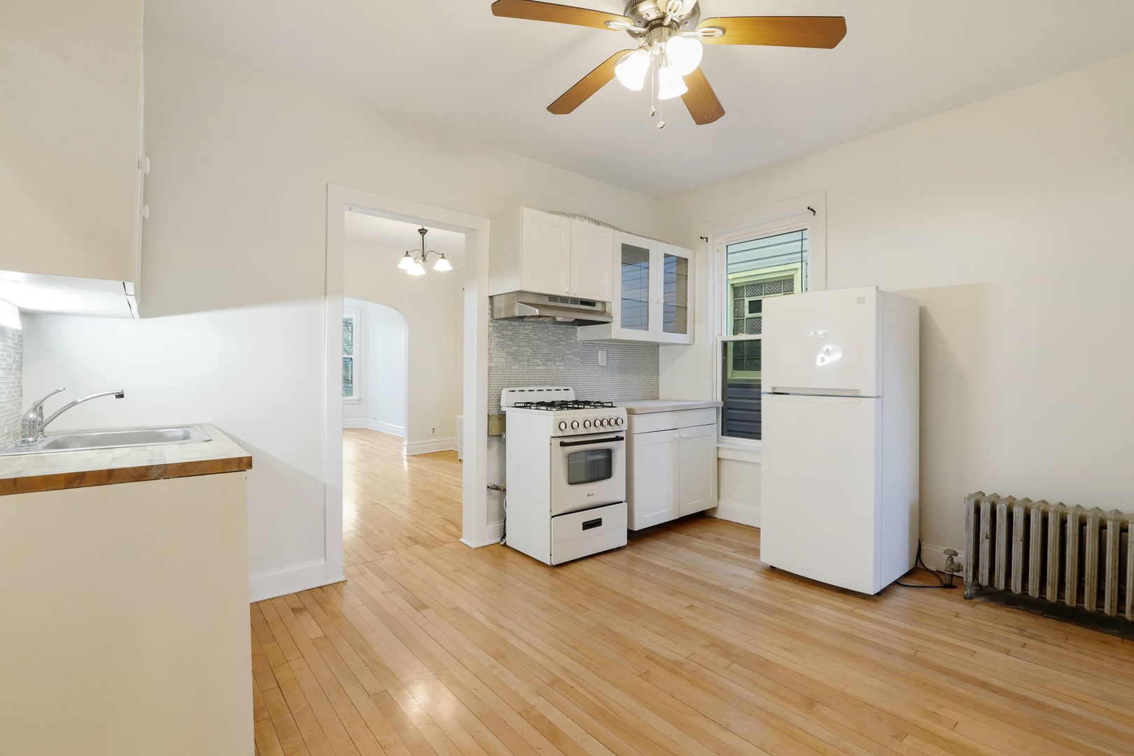 2832 N Harding Avenue Unit: 1