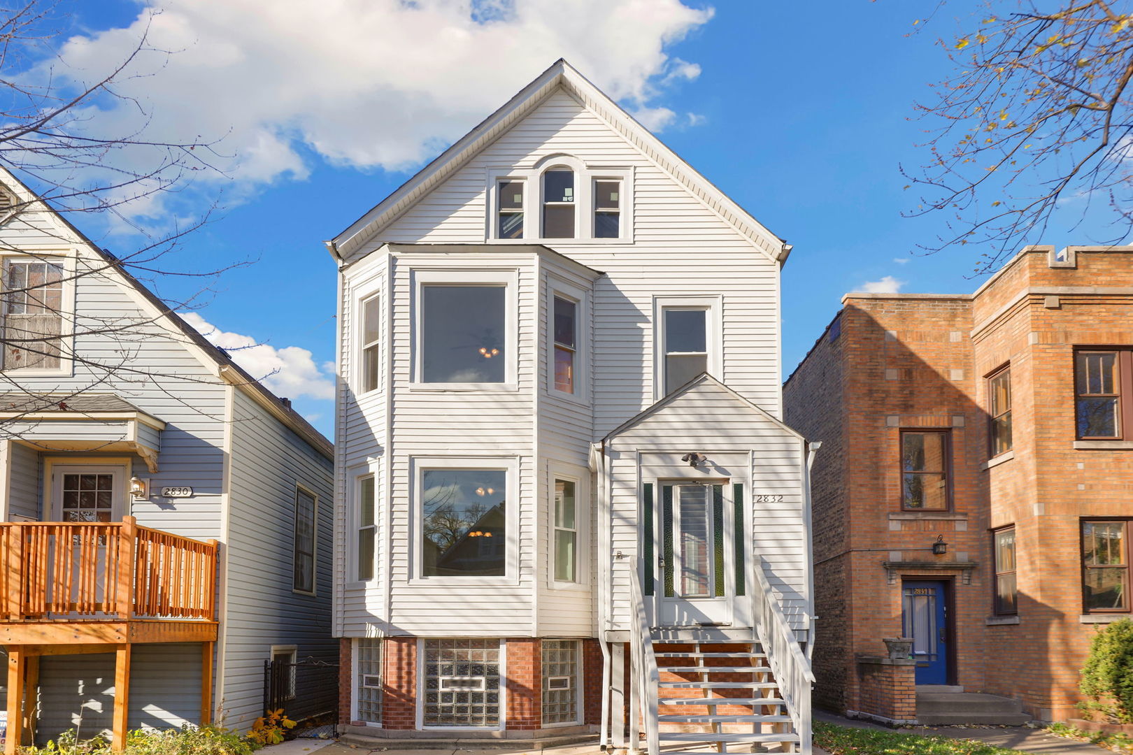 2832 N Harding Avenue Unit: 1