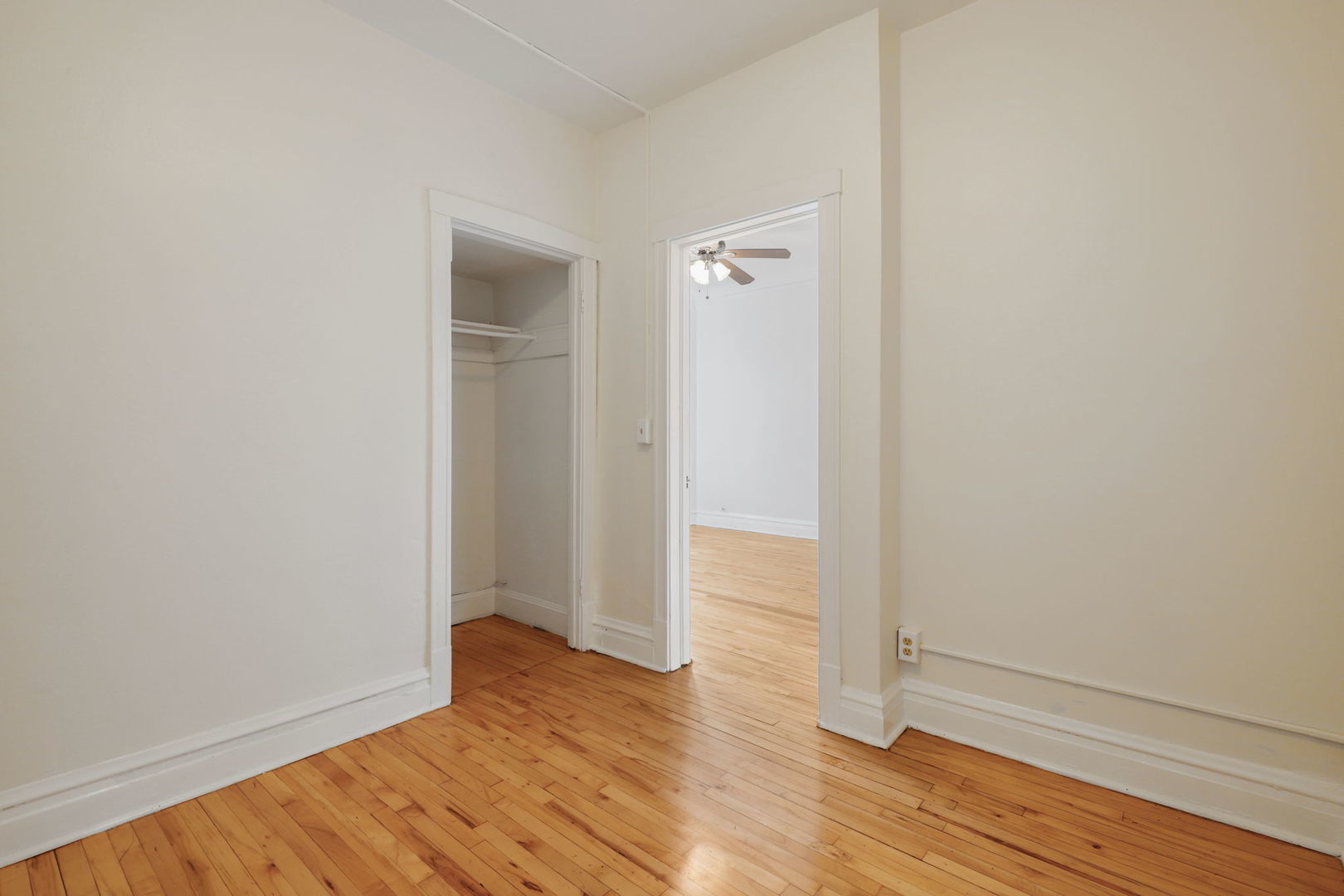 2832 N Harding Avenue Unit: 1