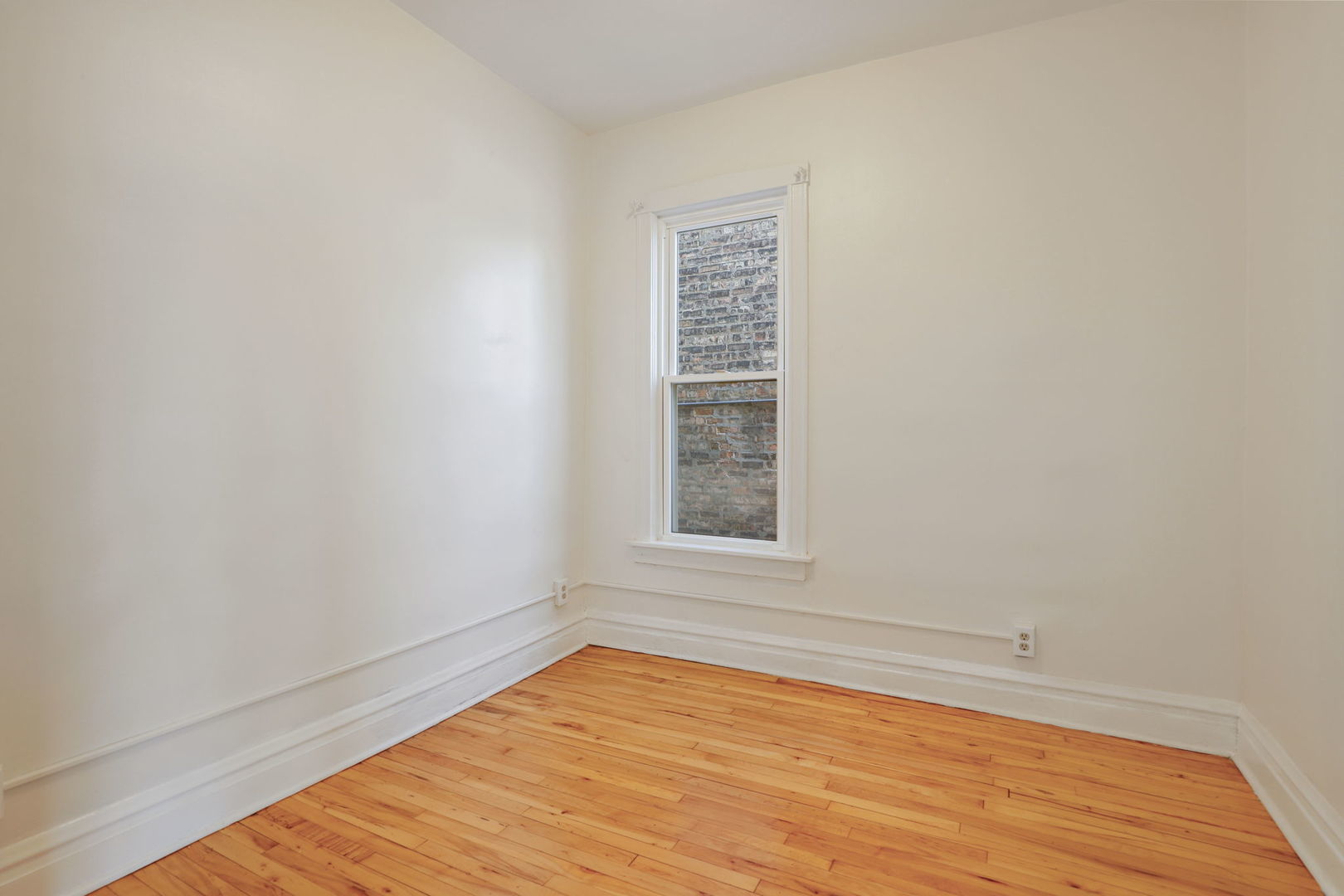 2832 N Harding Avenue Unit: 1