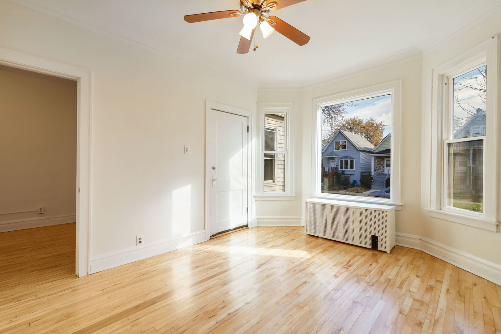 2832 N Harding Avenue Unit: 1