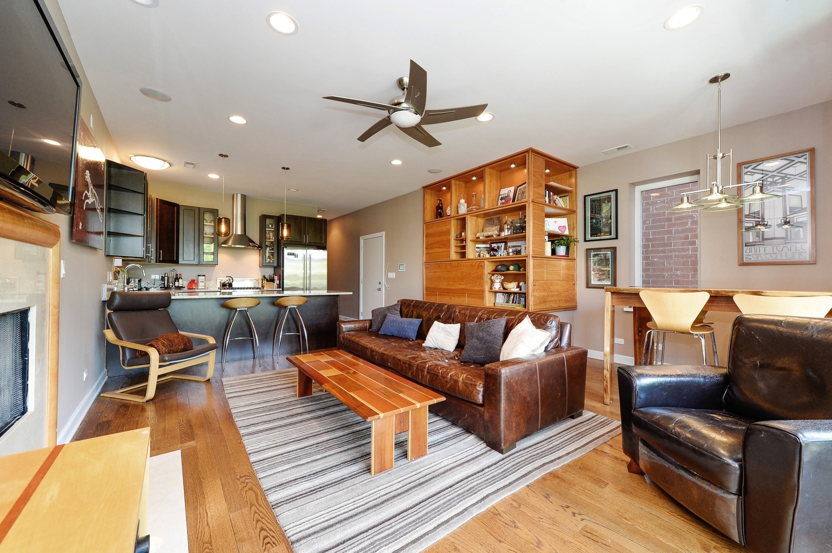 1518 W Chestnut Street Unit: 2