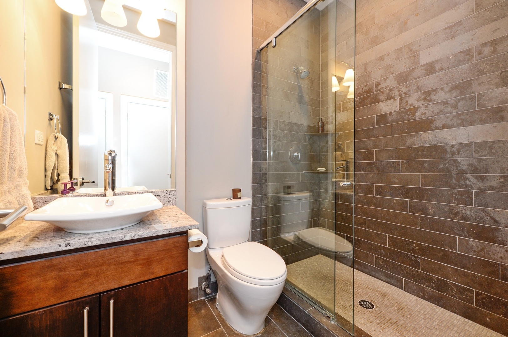 1518 W Chestnut Street Unit: 2