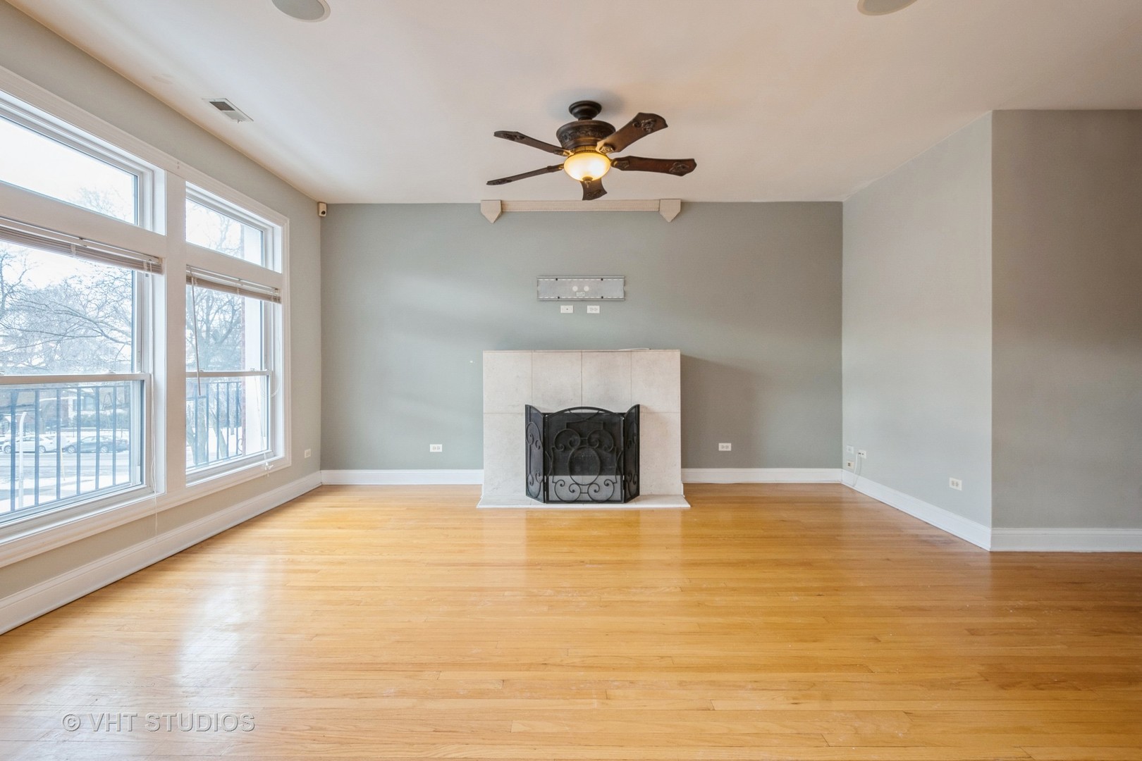 1542 W SHERWIN Avenue Unit: 2S