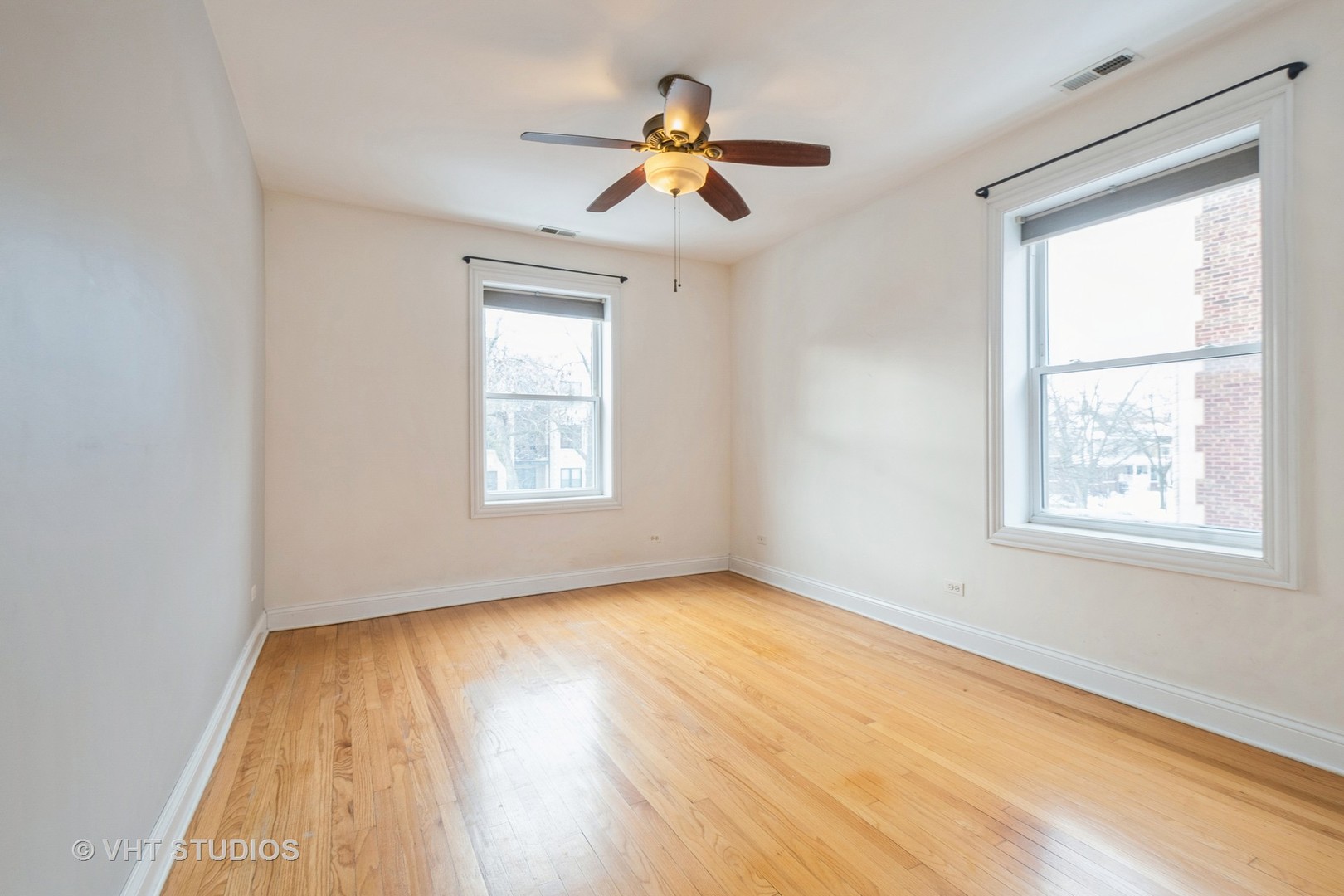 1542 W SHERWIN Avenue Unit: 2S