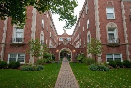 1542 W SHERWIN Avenue Unit: 2S