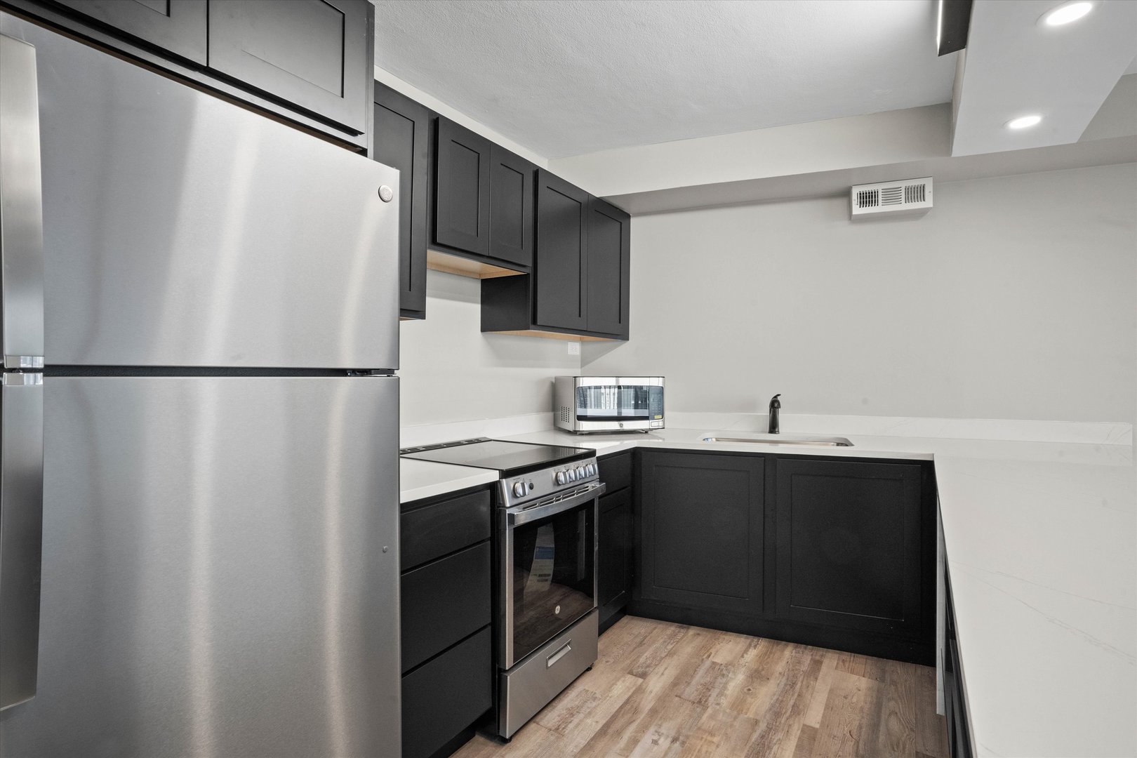 300 N State Street Unit: 5225
