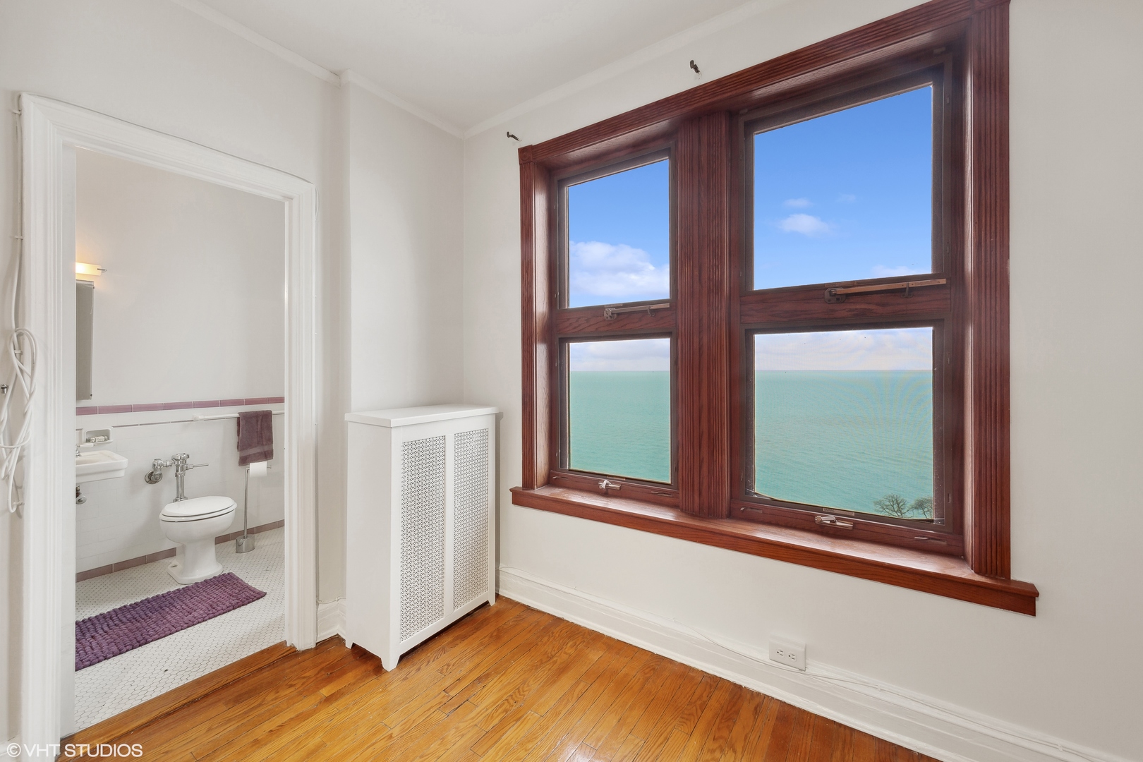 4940 S East End Avenue Unit: 18A