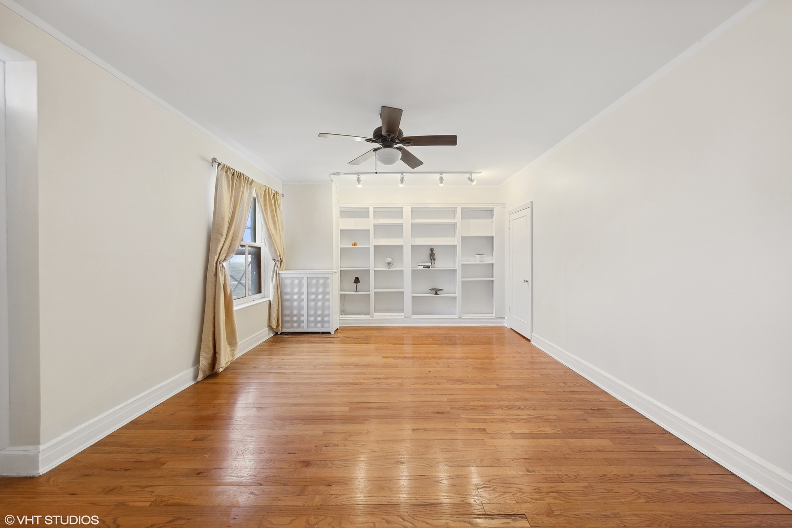 4940 S East End Avenue Unit: 18A