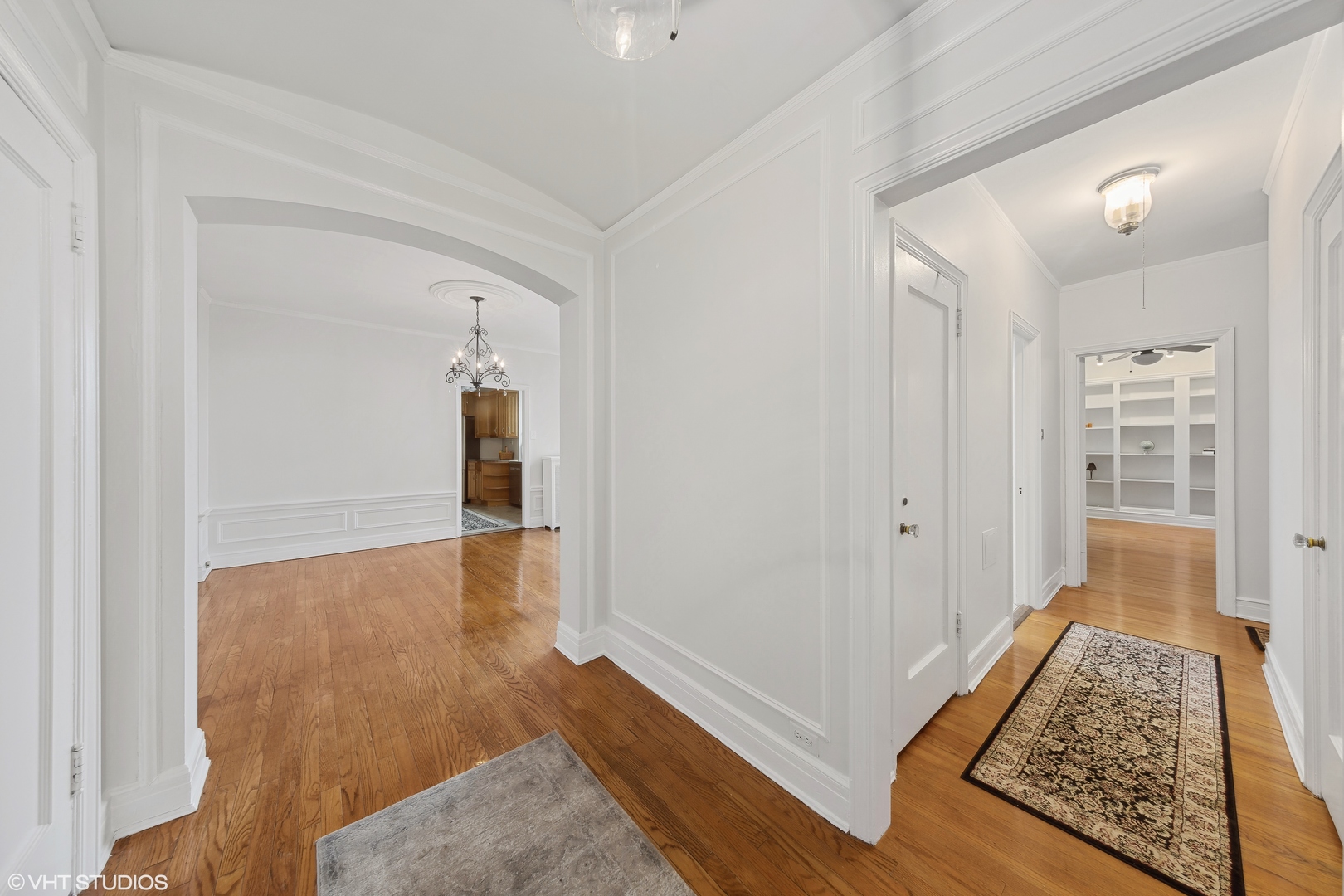 4940 S East End Avenue Unit: 18A