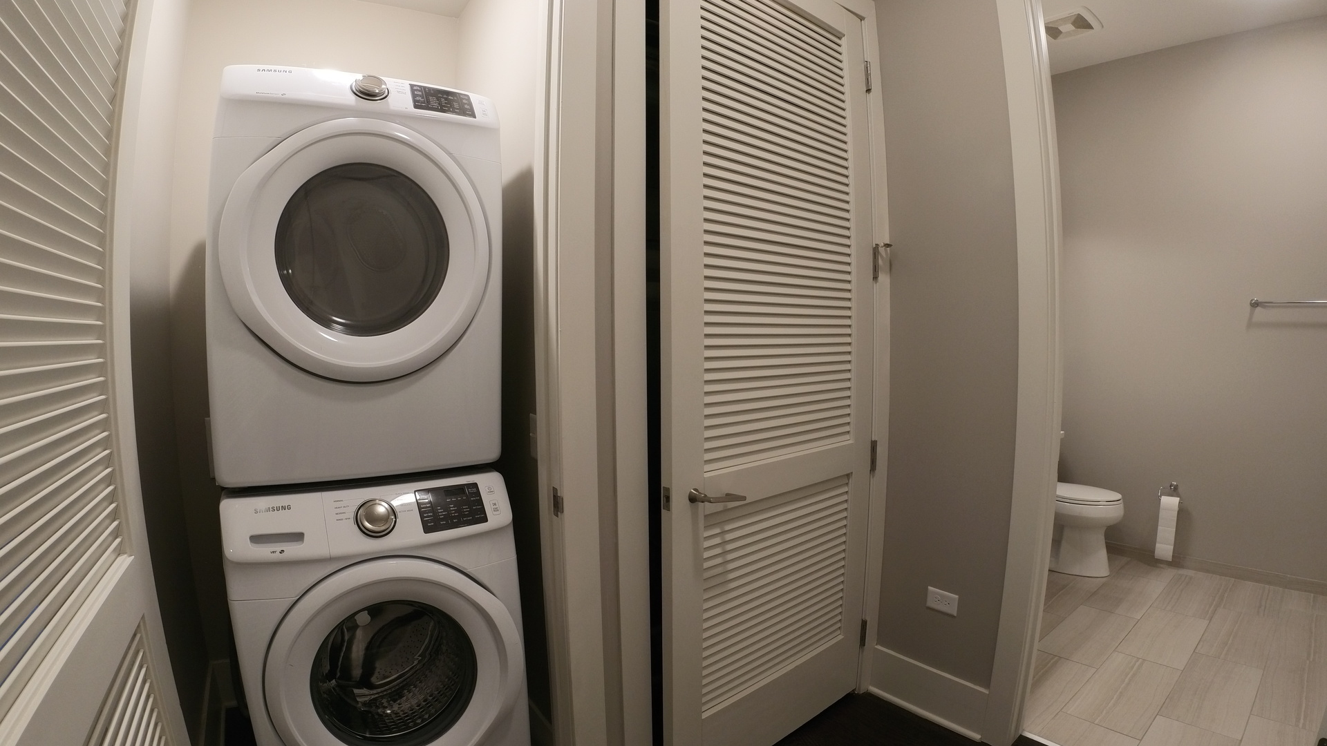 2050 N Clark Street Unit: 304