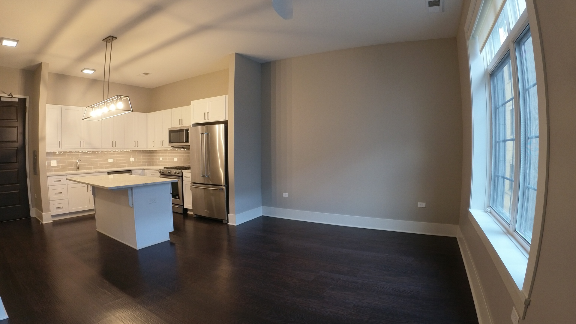 2050 N Clark Street Unit: 304