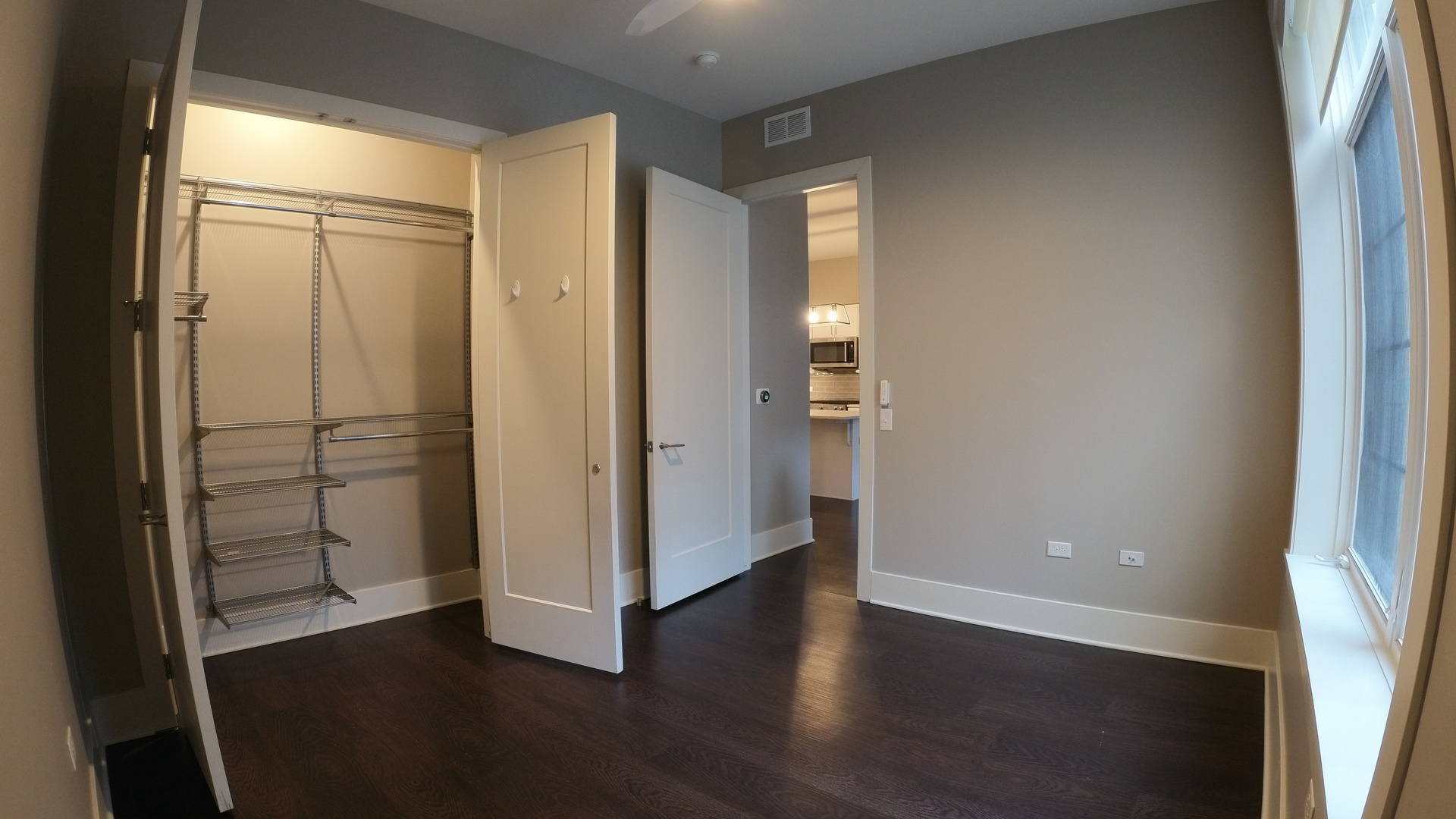 2050 N Clark Street Unit: 304