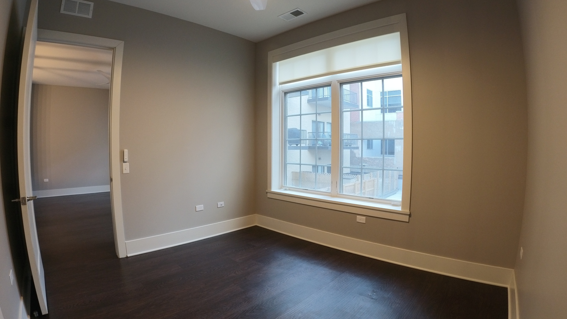 2050 N Clark Street Unit: 304