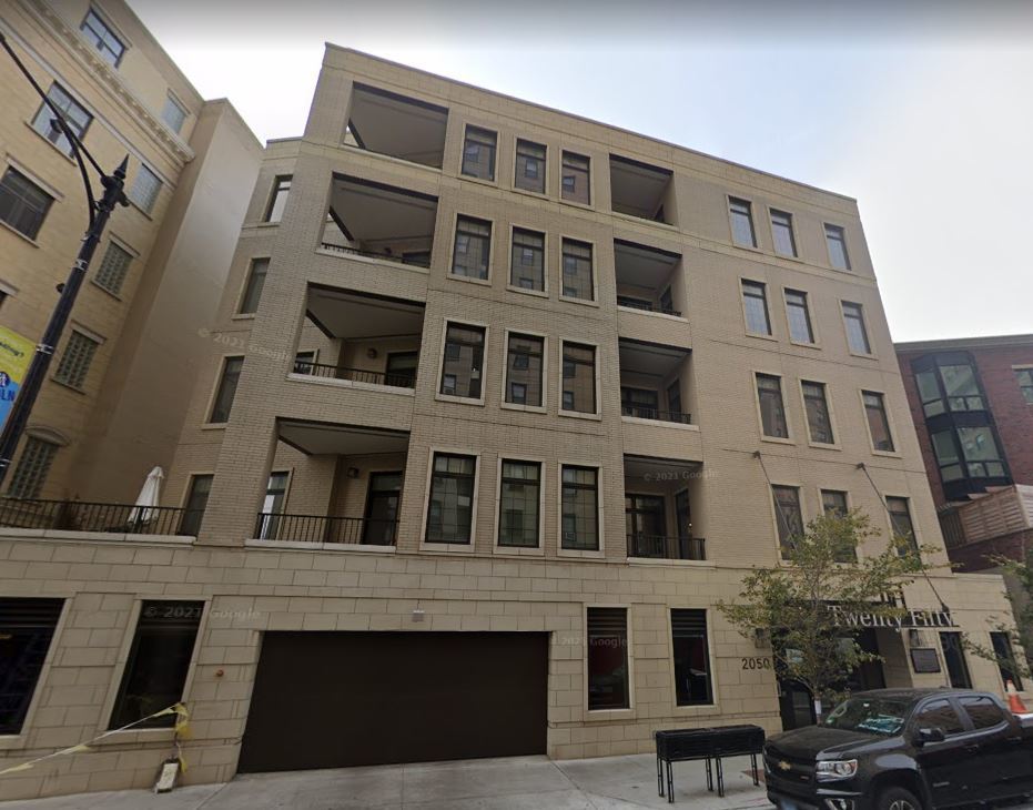 2050 N Clark Street Unit: 304