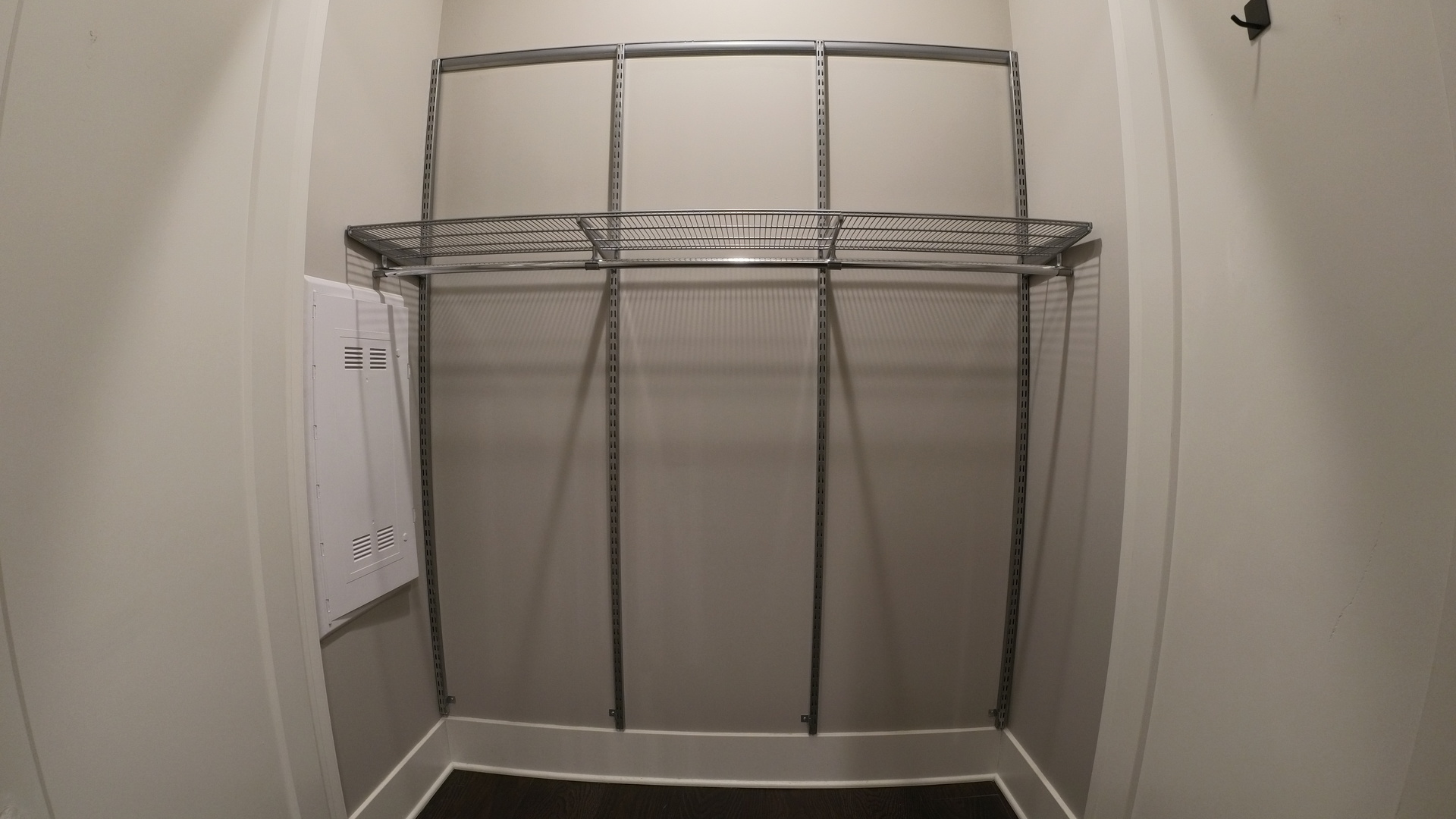 2050 N Clark Street Unit: 304