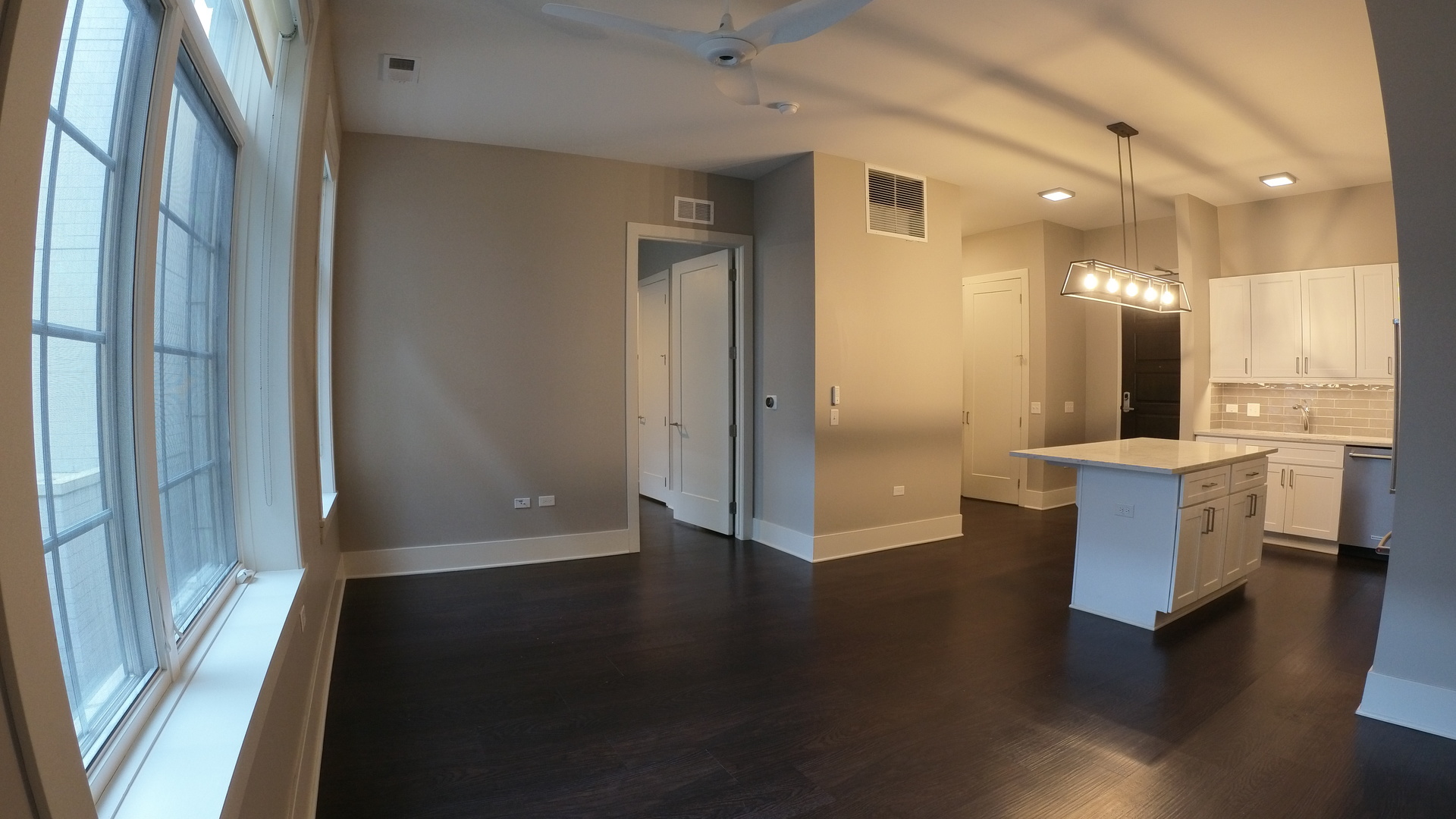 2050 N Clark Street Unit: 304