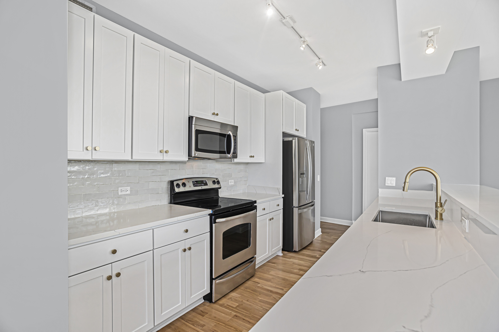 100 E 14th Street Unit: 2710