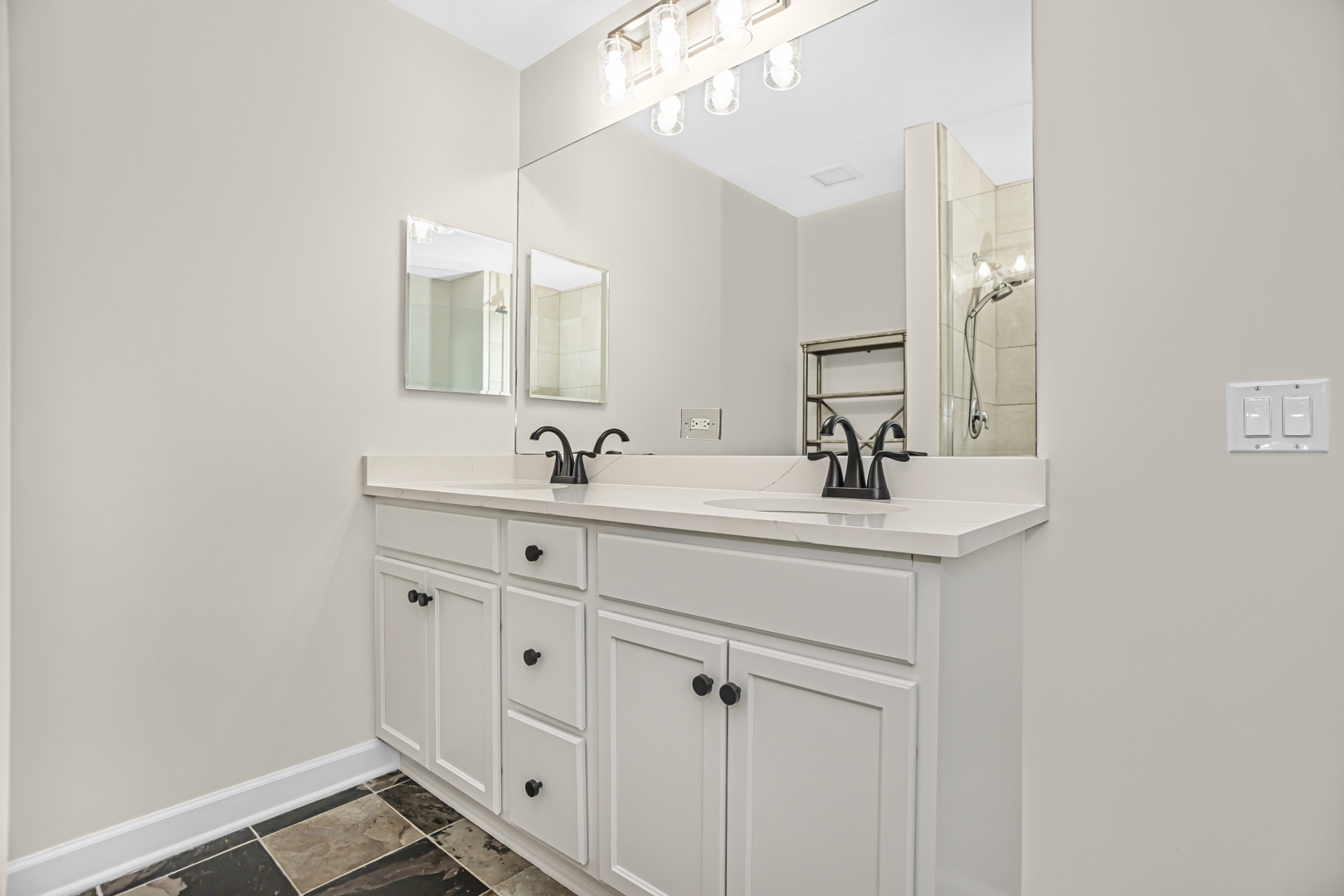 100 E 14th Street Unit: 2710