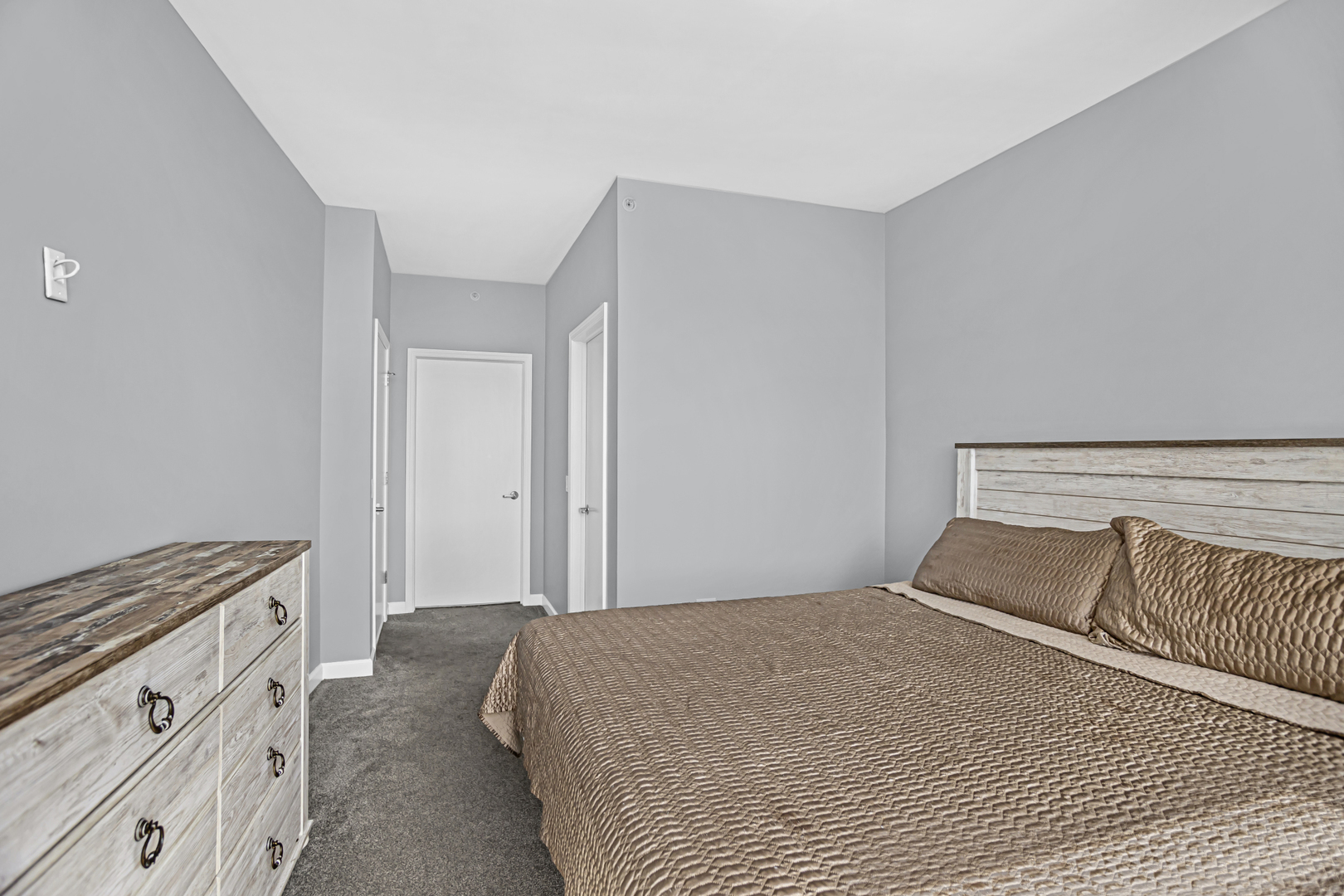 100 E 14th Street Unit: 2710