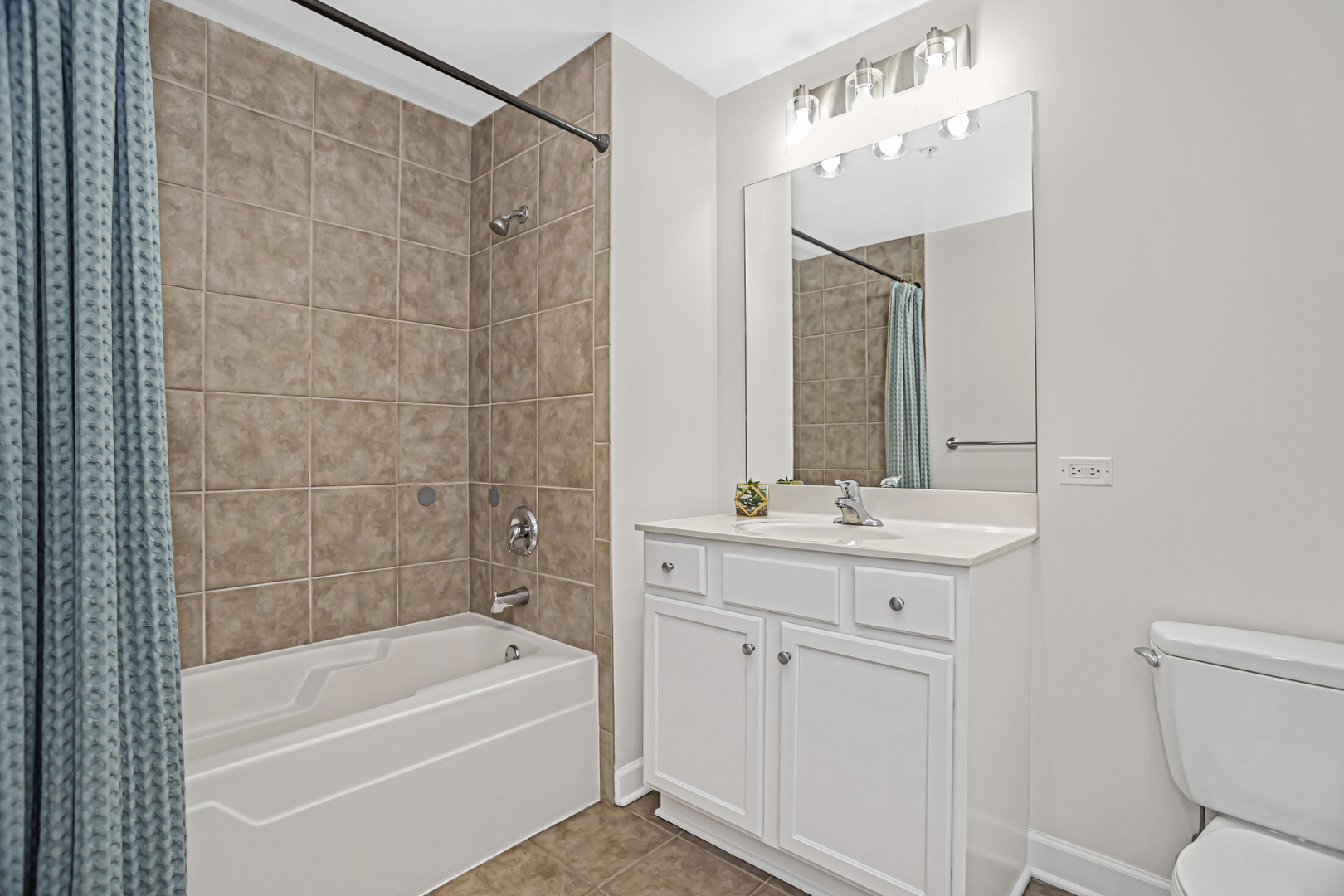 100 E 14th Street Unit: 2710